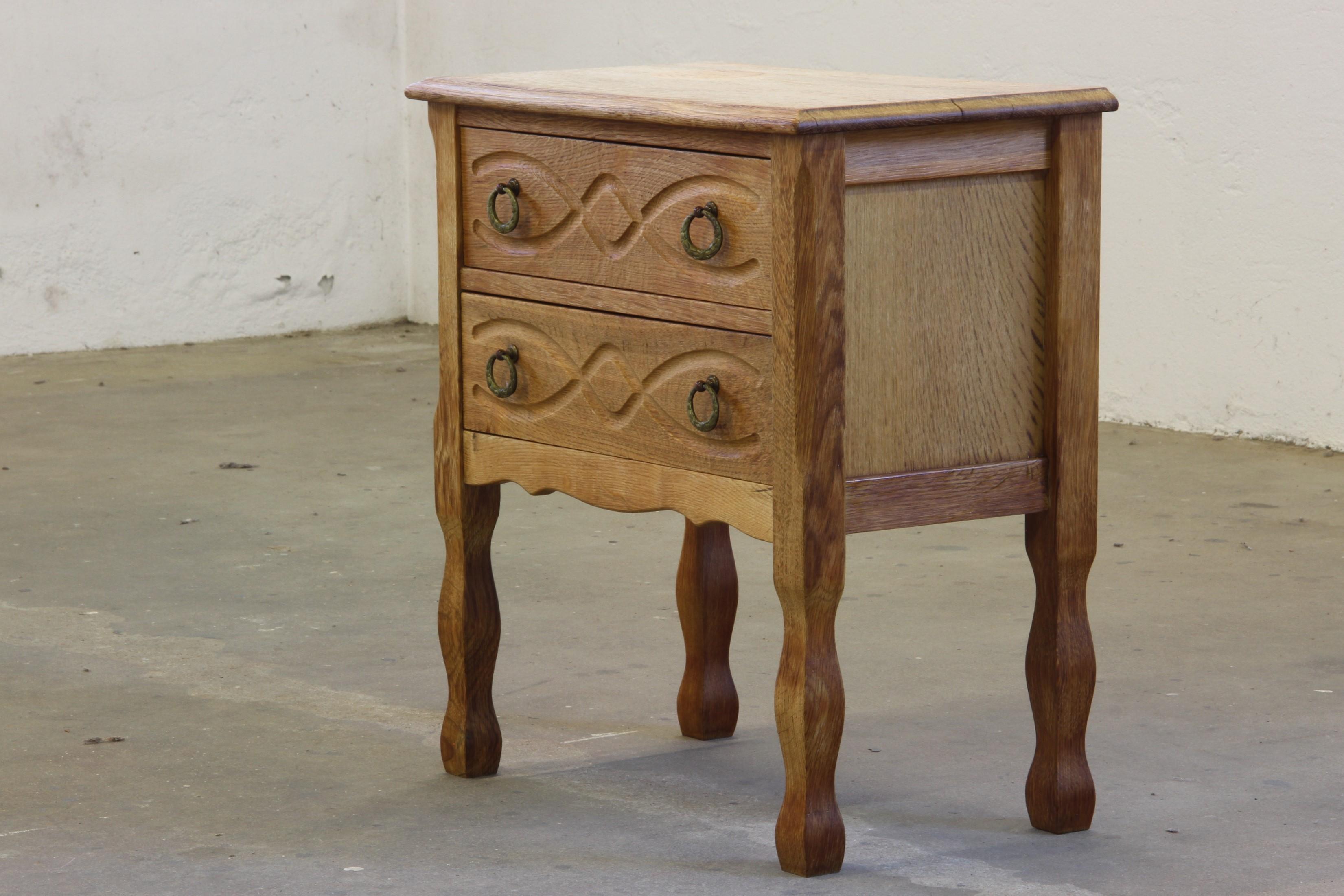 Mid-Century moderno Comodino in quercia danese vintage degli anni '60, stile Henning Kjærnulf in vendita