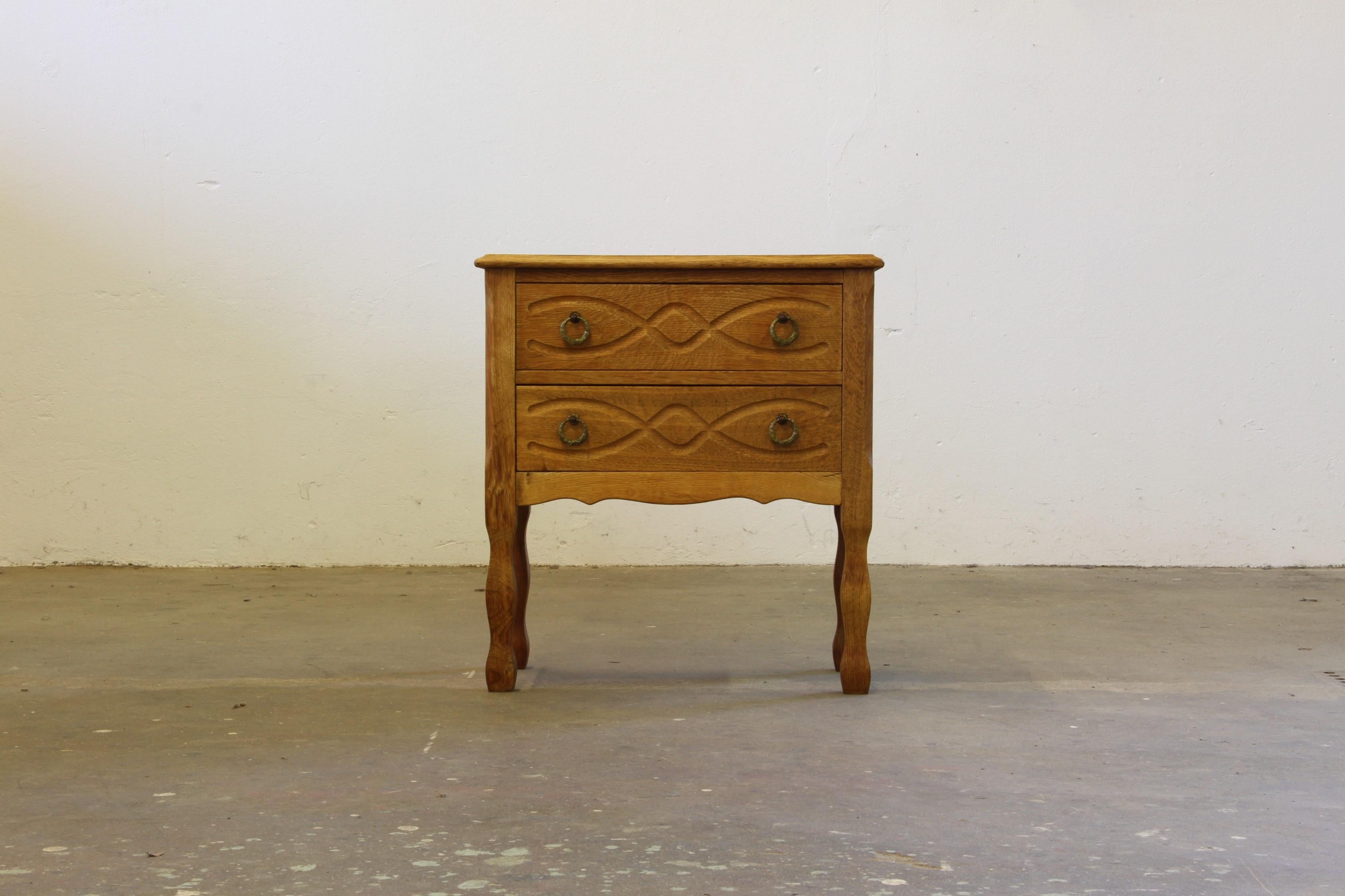 Comodino in quercia danese vintage degli anni '60, stile Henning Kjærnulf In condizioni buone in vendita a Store Heddinge, DK