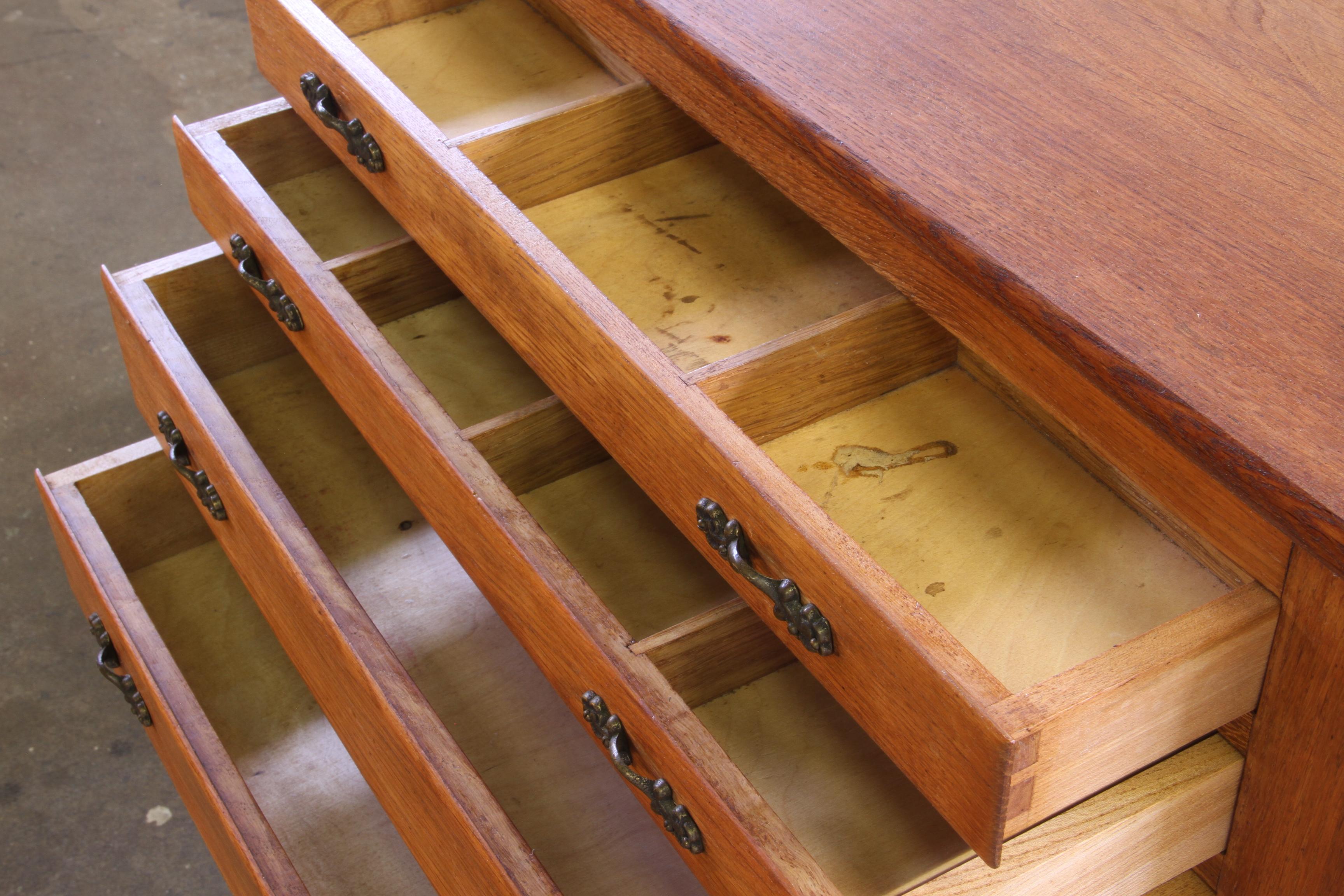 Vintage Danish 1967 4 Schubladen Kommode in Eiche im Angebot 5