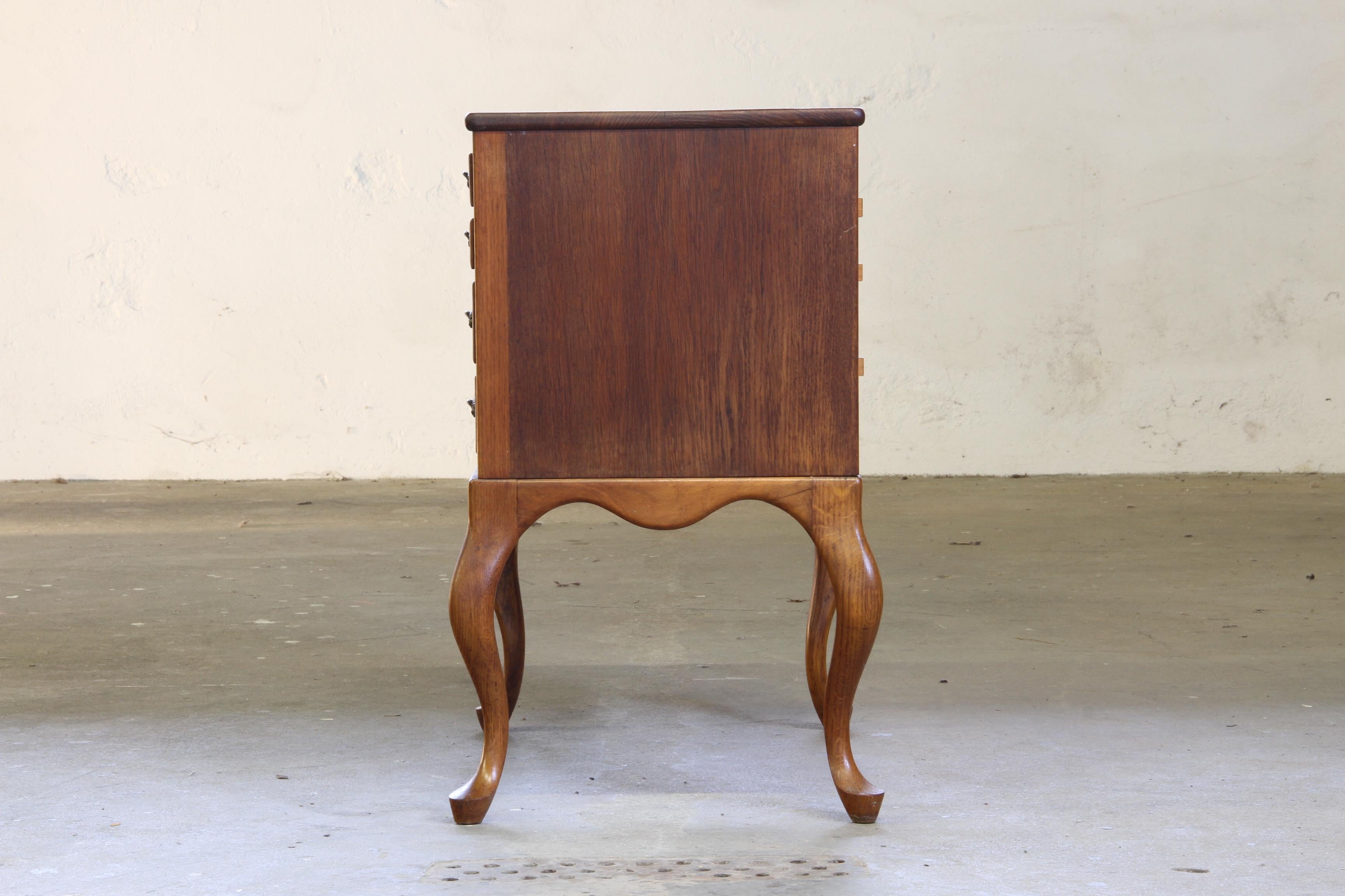 Vintage Danish 1967 4 Schubladen Kommode in Eiche (Moderne der Mitte des Jahrhunderts) im Angebot