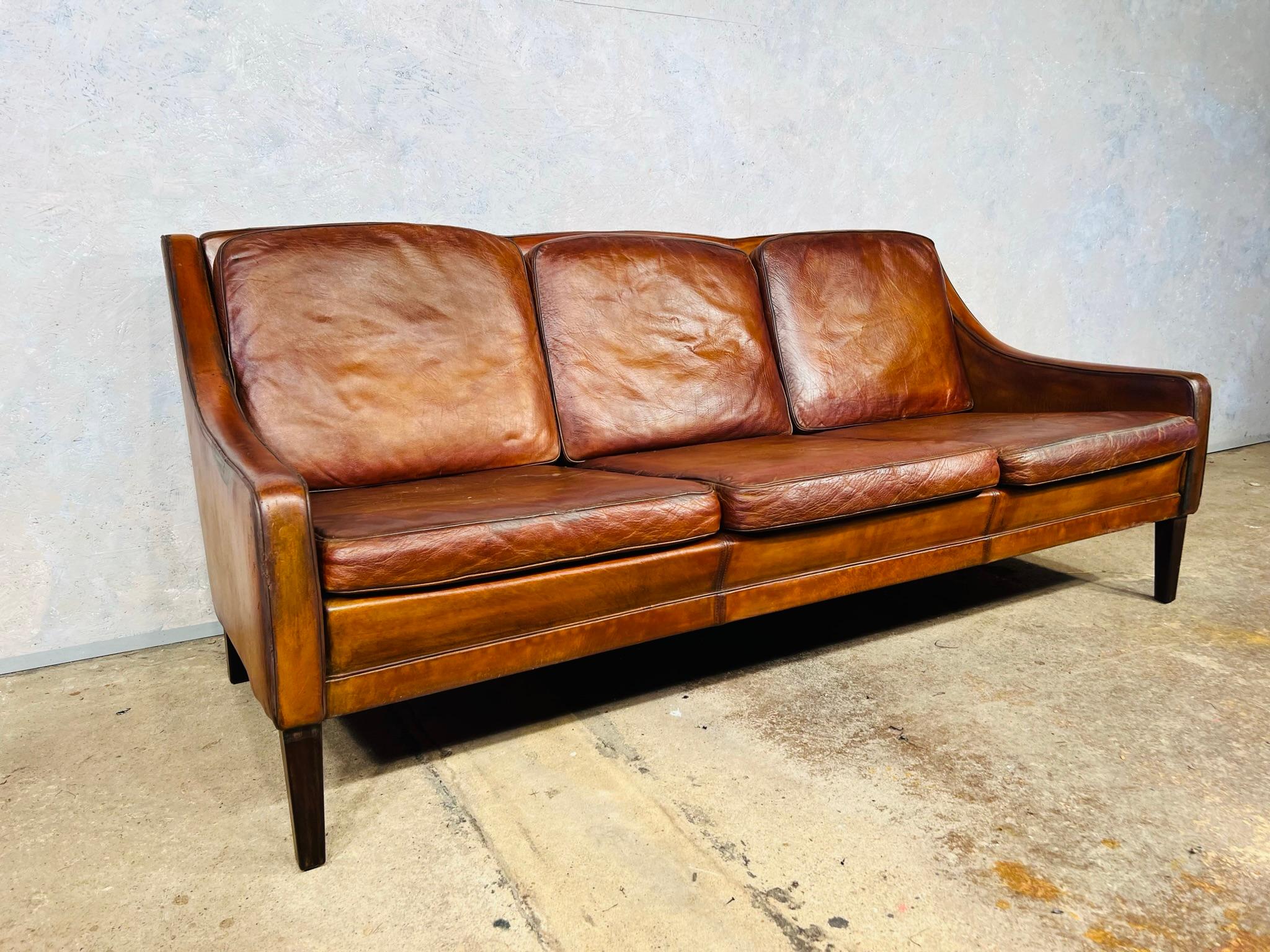 20ième siècle Vintage Danish 1970 s Patinated Tan Three Seater Leather Sofa #499 en vente