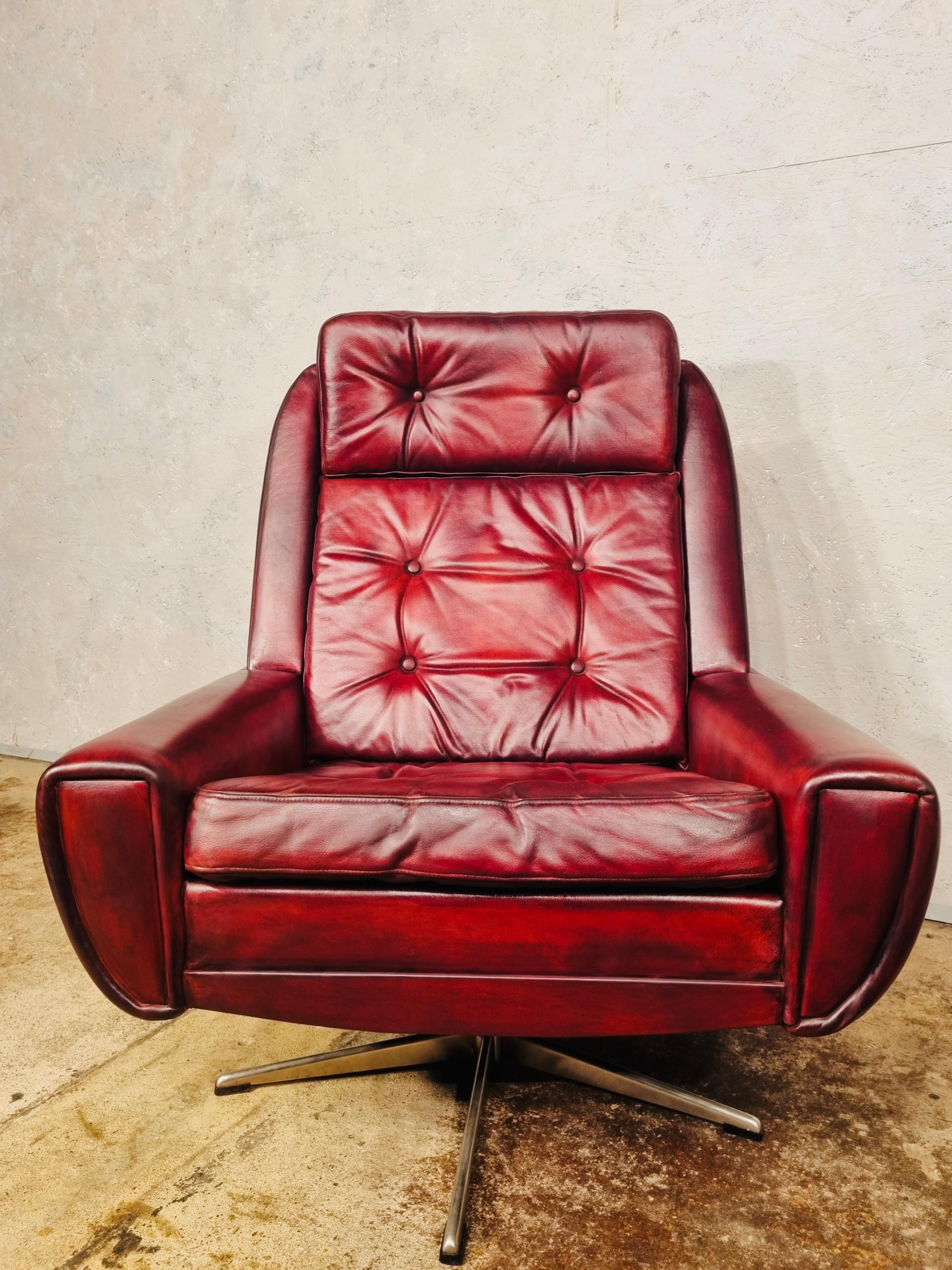 Superb Vintage 1970 Danish Leather Swivel Chair.

Great design, great lines and shape, very comfortable to sit in, beautiful patinated deep red hand dyed, the leather has a great patina and finish.

Viewings welcome at our showroom in Lewes, East