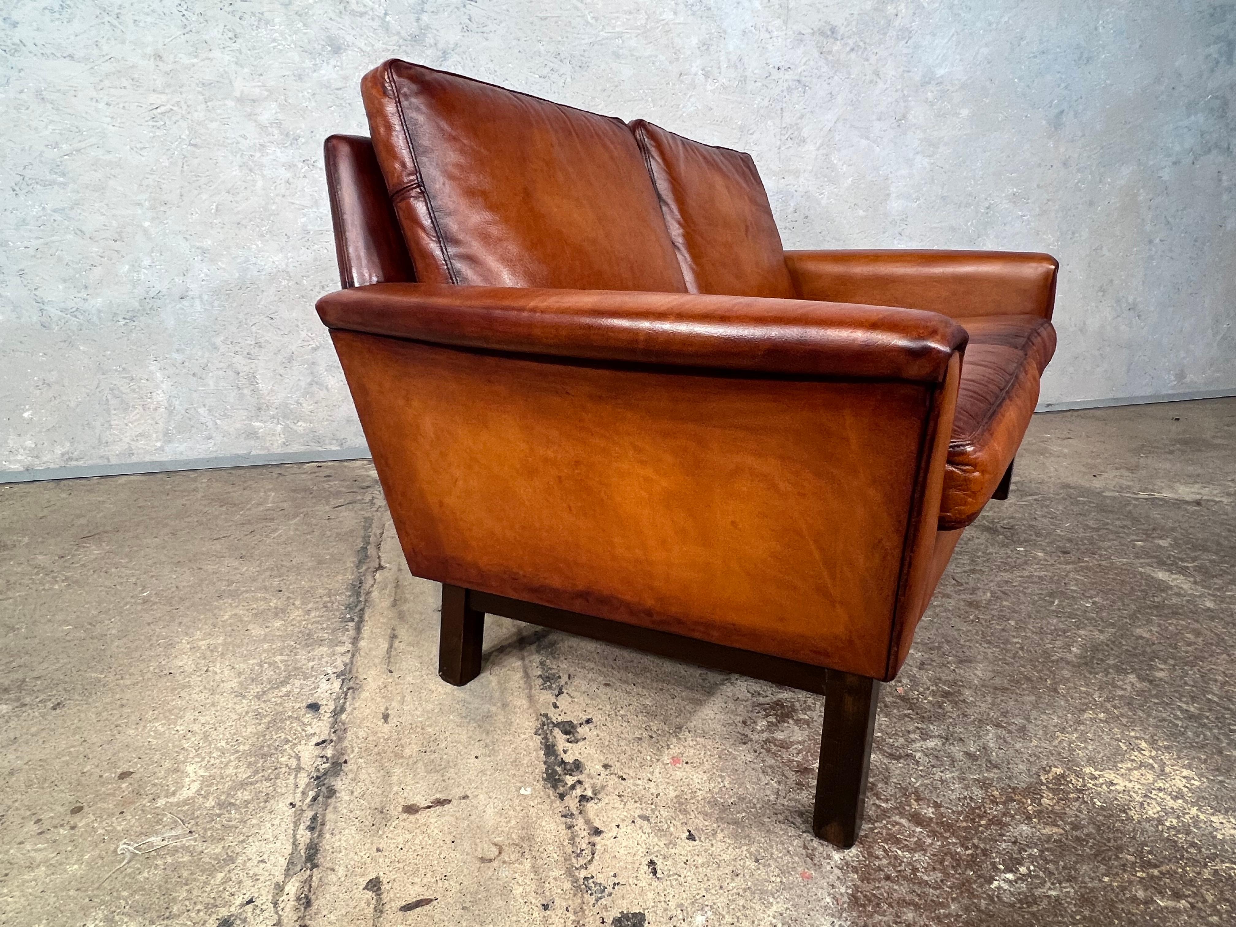20th Century Vintage Danish 70s Mid-Century Light Tan Two Seater Leather Sofa #547 For Sale