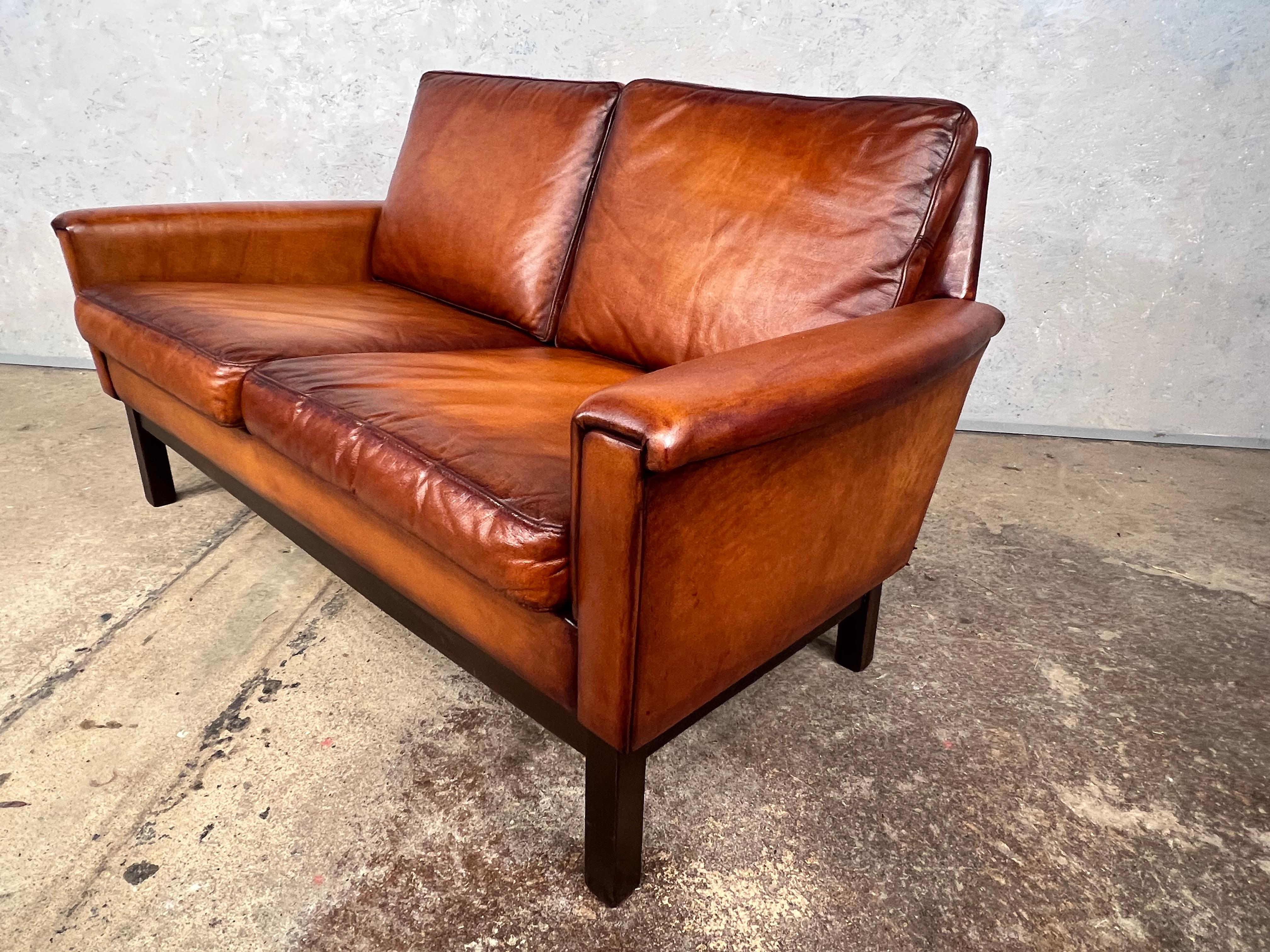 Vintage Danish 70s Mid-Century Light Tan Two Seater Leather Sofa #547 For Sale 1