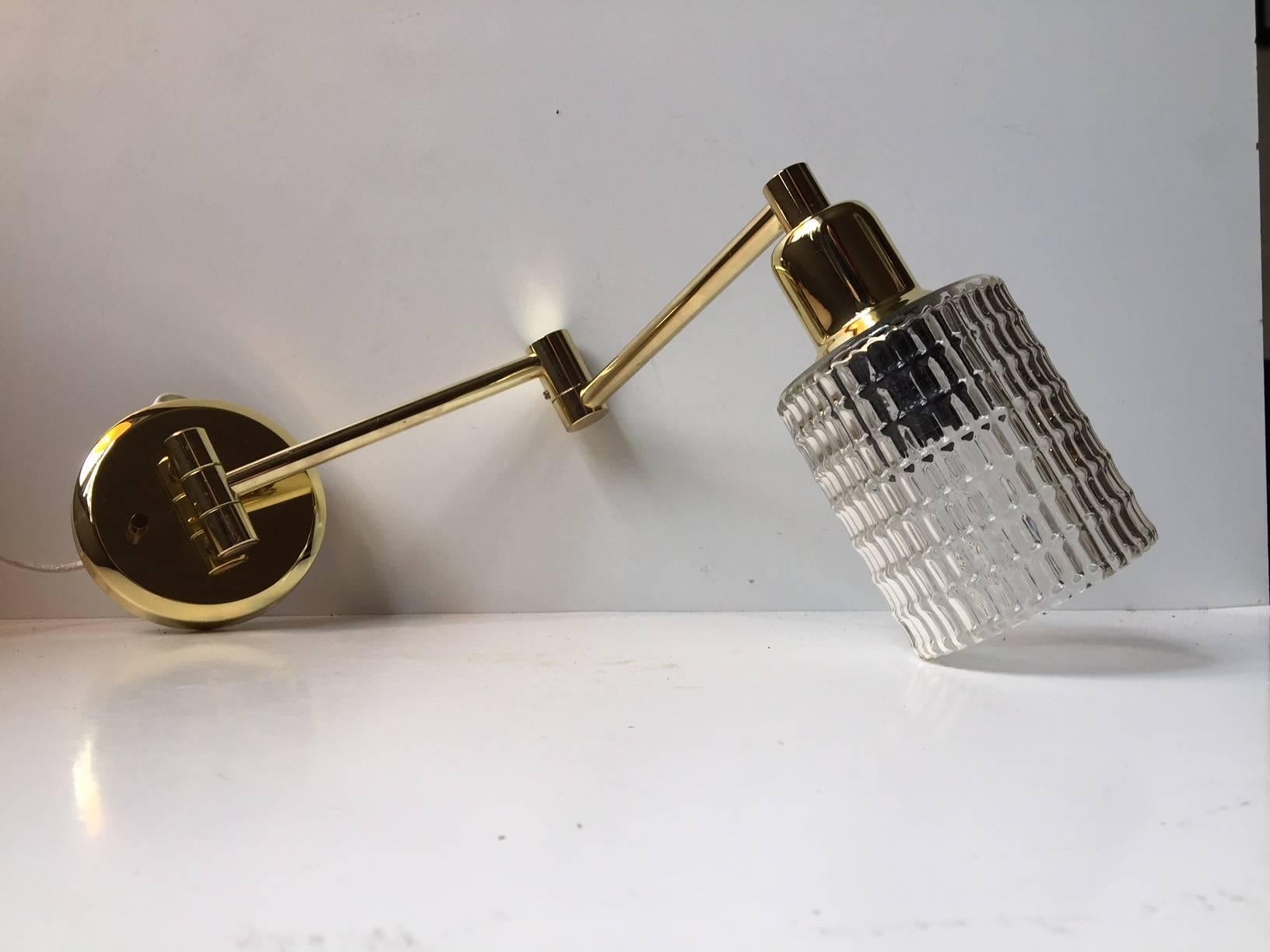 Vintage Danish Anglepoise Brass and Glass Wall Lamp from ABO, 1980s In Excellent Condition In Esbjerg, DK