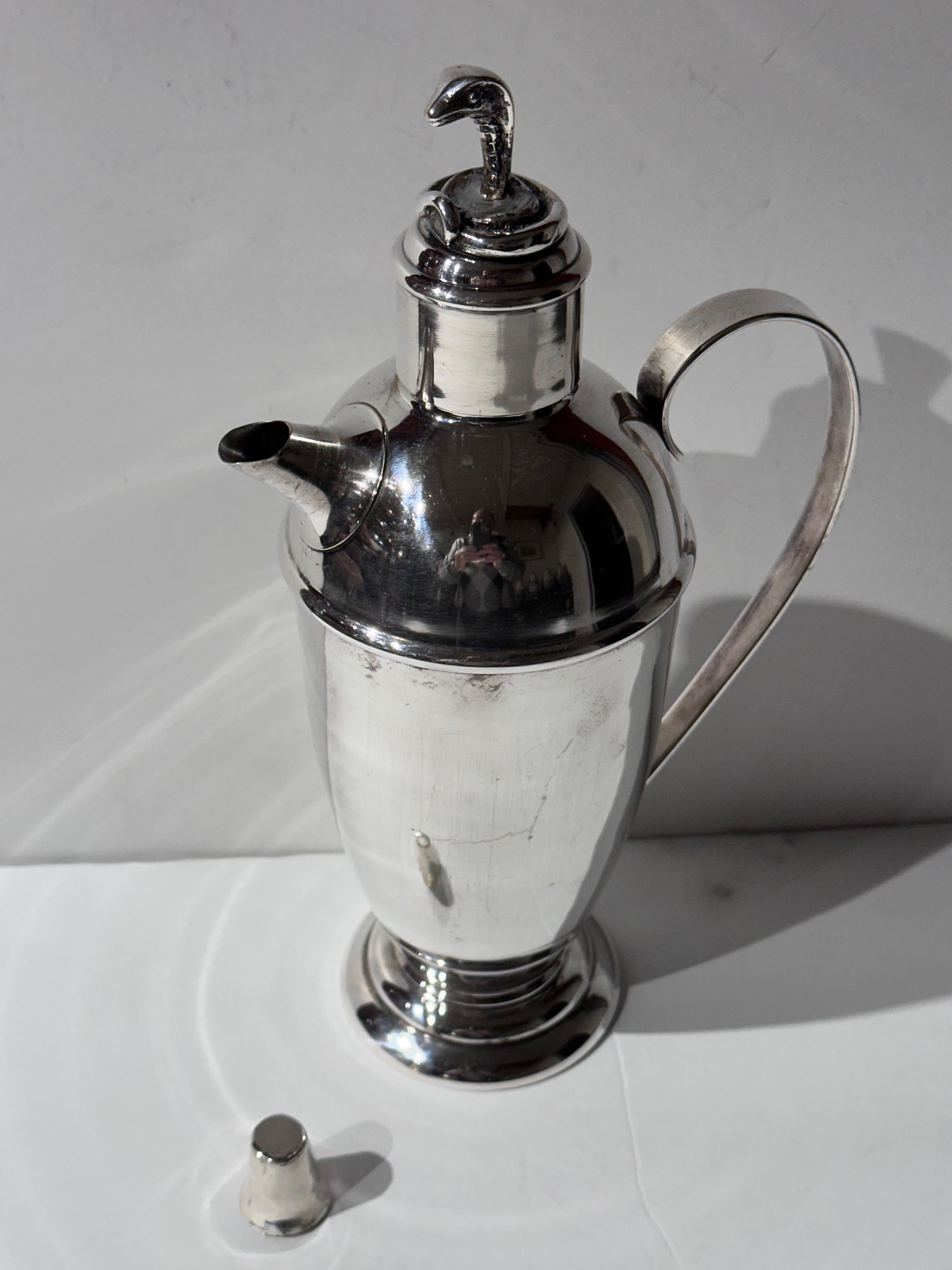 Vintage Danish Art Deco Silver Plated Cocktail Shaker by Prima Sølvplet Bon état - En vente à Oakland, CA