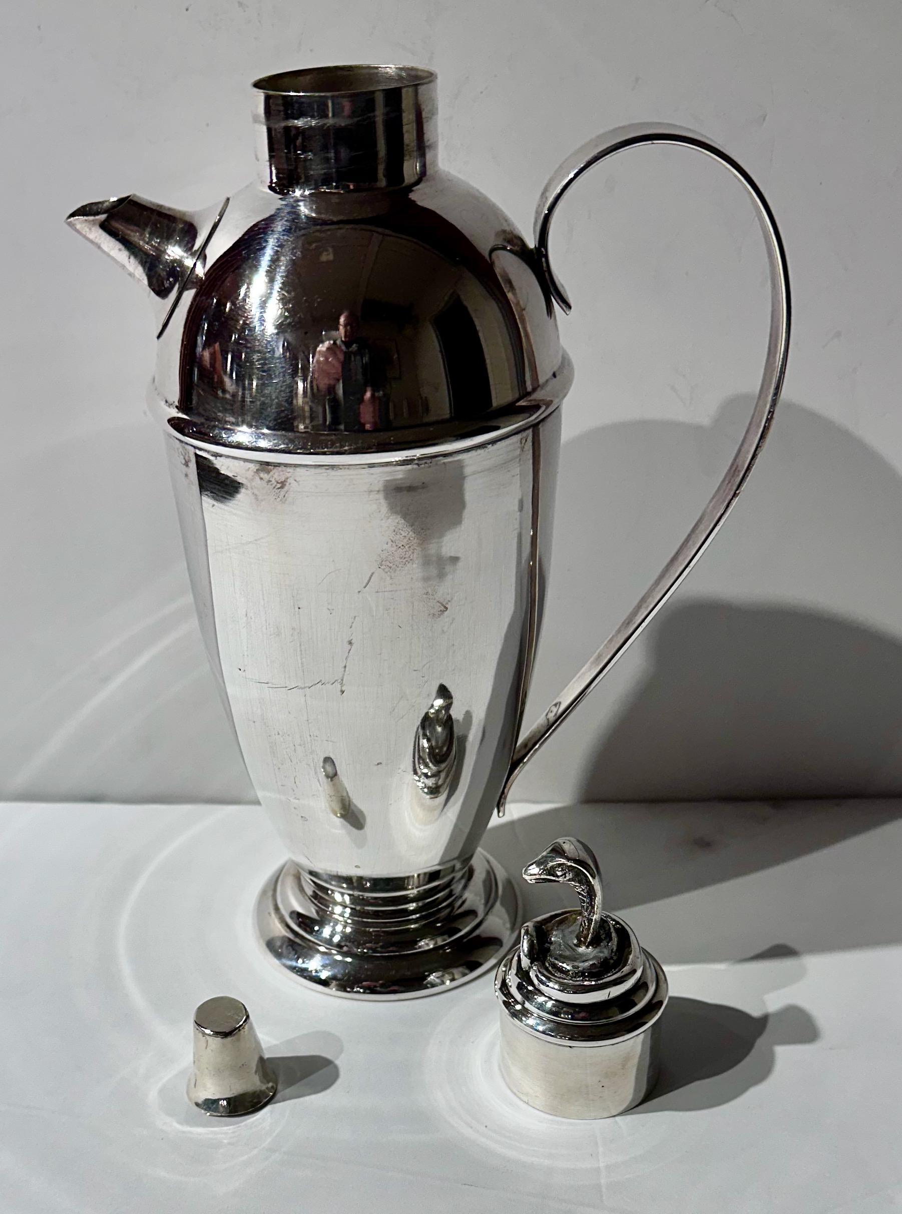 Milieu du XXe siècle Vintage Danish Art Deco Silver Plated Cocktail Shaker by Prima Sølvplet en vente