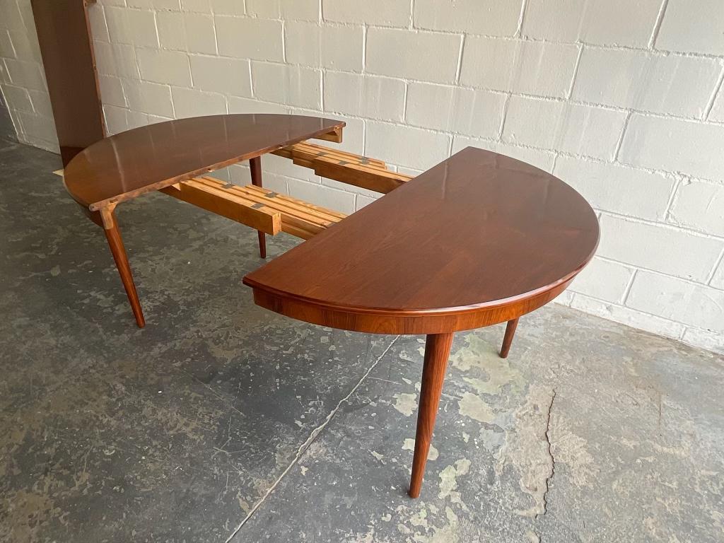 Vintage Danish Bernhard Pedersen & Søn Esstisch mit Blatt im Angebot 1