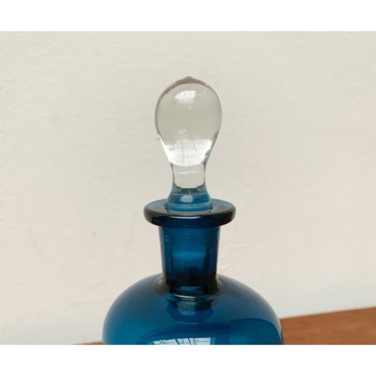 Bottiglia Kluk Kluk danese d'epoca in vetro blu di Holmegaard, anni '70 in vendita 4
