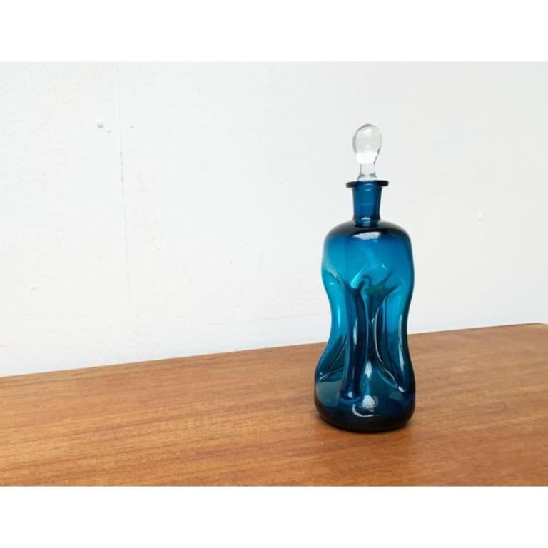 Bottiglia Kluk Kluk danese d'epoca in vetro blu di Holmegaard, anni '70 in vendita 2