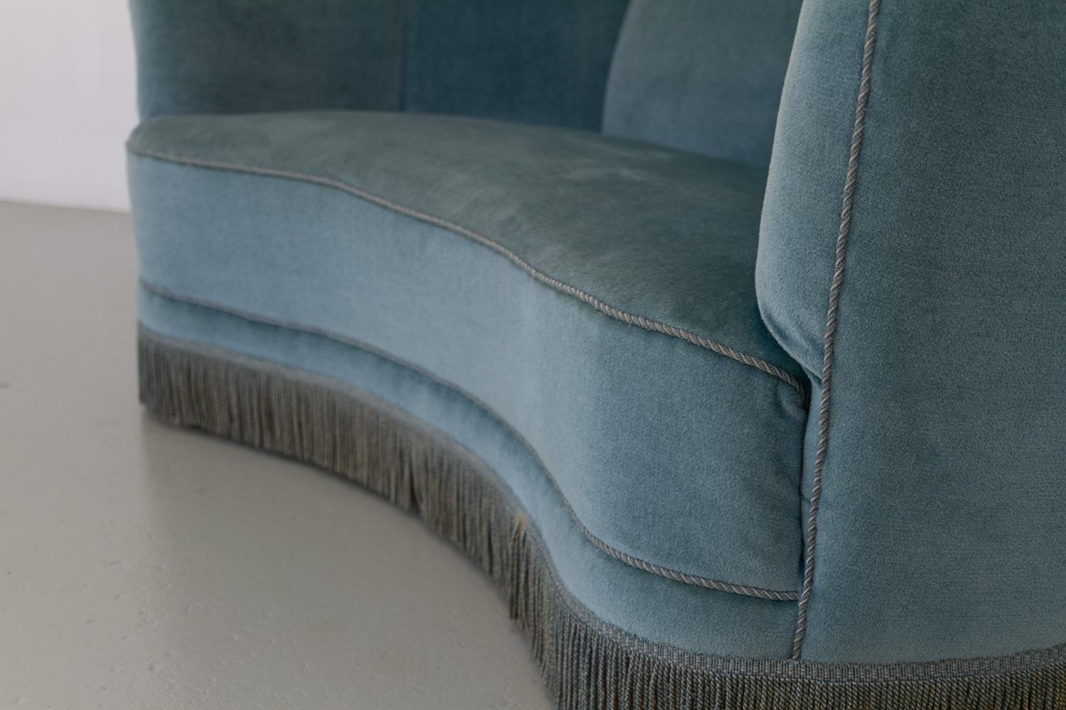 Vintage Danish Blue Velvet Art Deco Banana Sofa, 1940s. 11