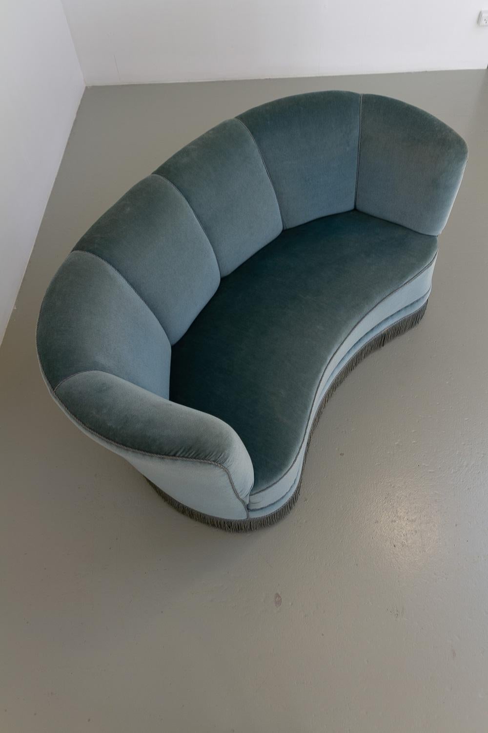 Vintage Danish Blue Velvet Art Deco Banana Sofa, 1940s. 13