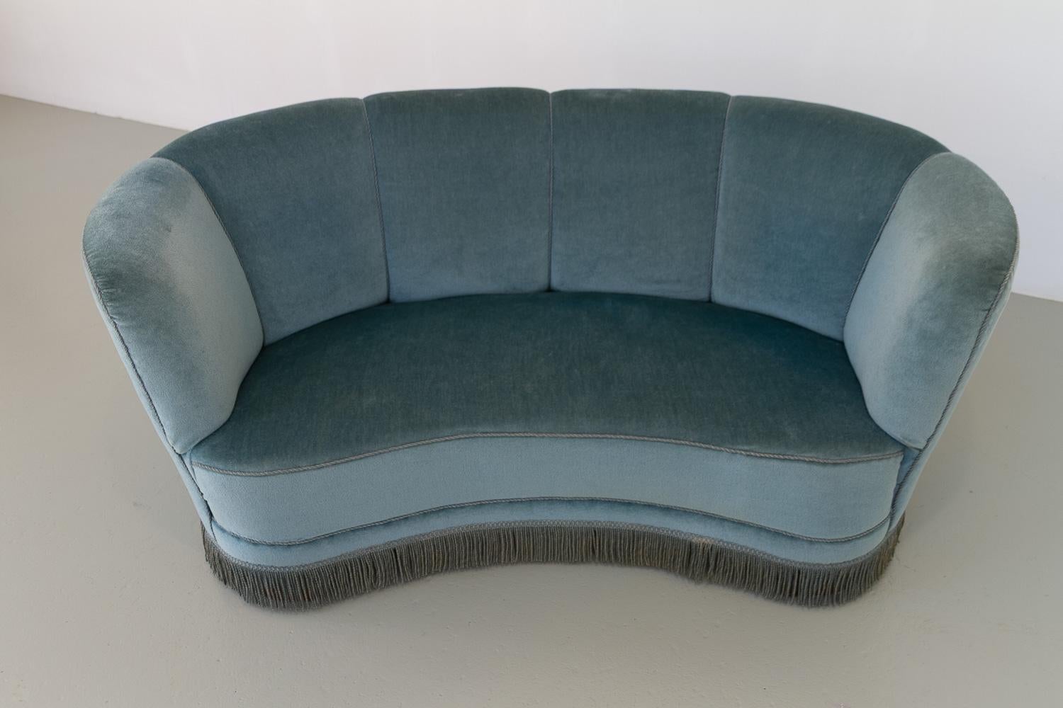 Mid-20th Century Vintage Danish Blue Velvet Art Deco Banana Sofa, 1940s.