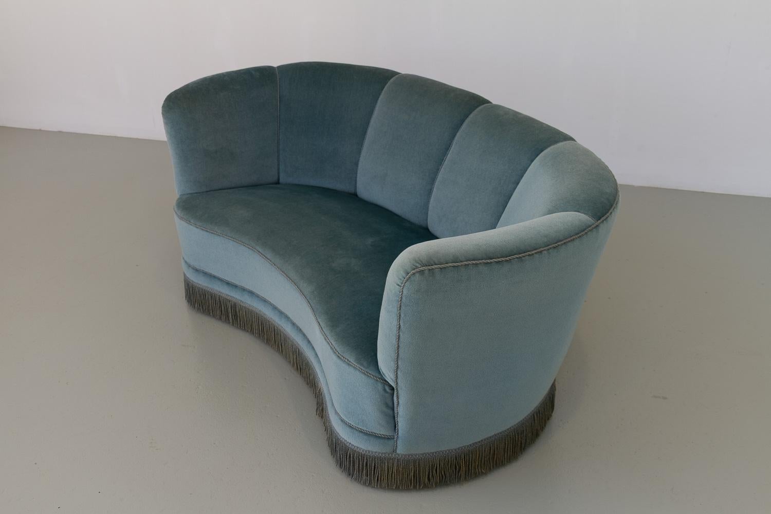 Vintage Danish Blue Velvet Art Deco Banana Sofa, 1940s. 2