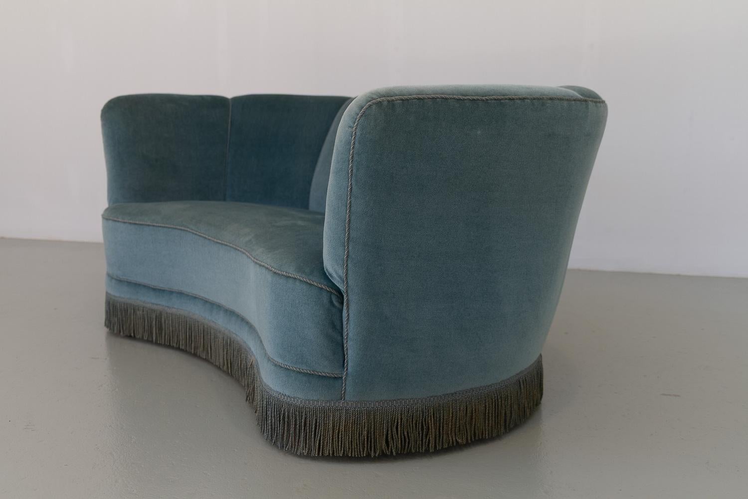 Vintage Danish Blue Velvet Art Deco Banana Sofa, 1940s. 3