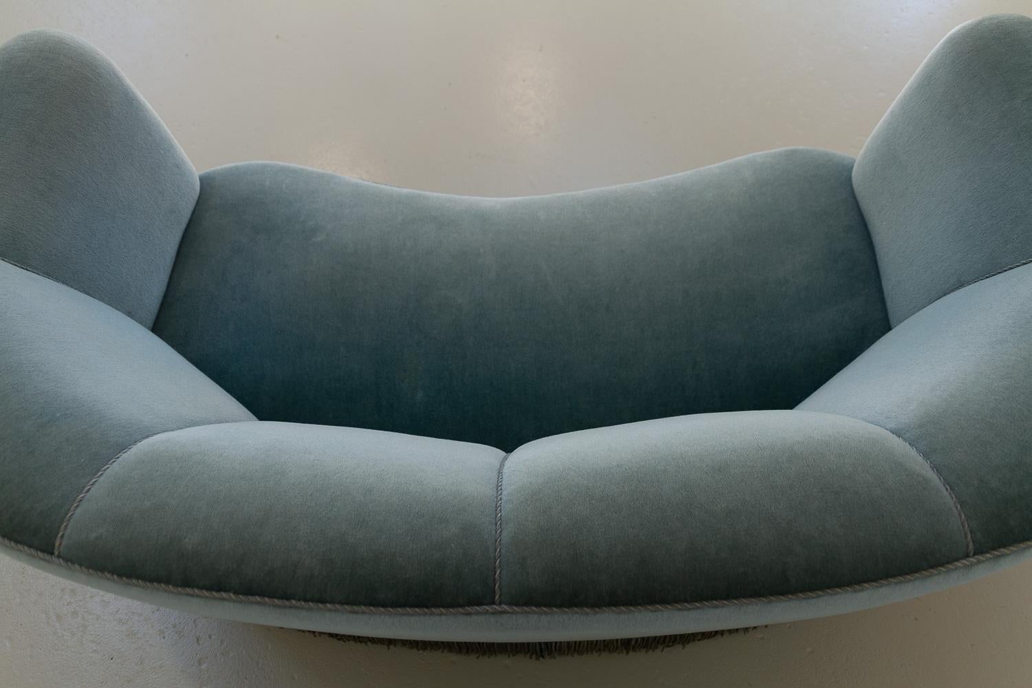 Vintage Danish Blue Velvet Art Deco Banana Sofa, 1940s. 4