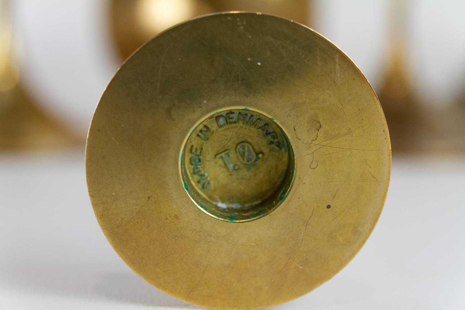 Metà XX secolo Candelieri danesi d'epoca in ottone di Torben Ørskov 1960. Set di 5. in vendita