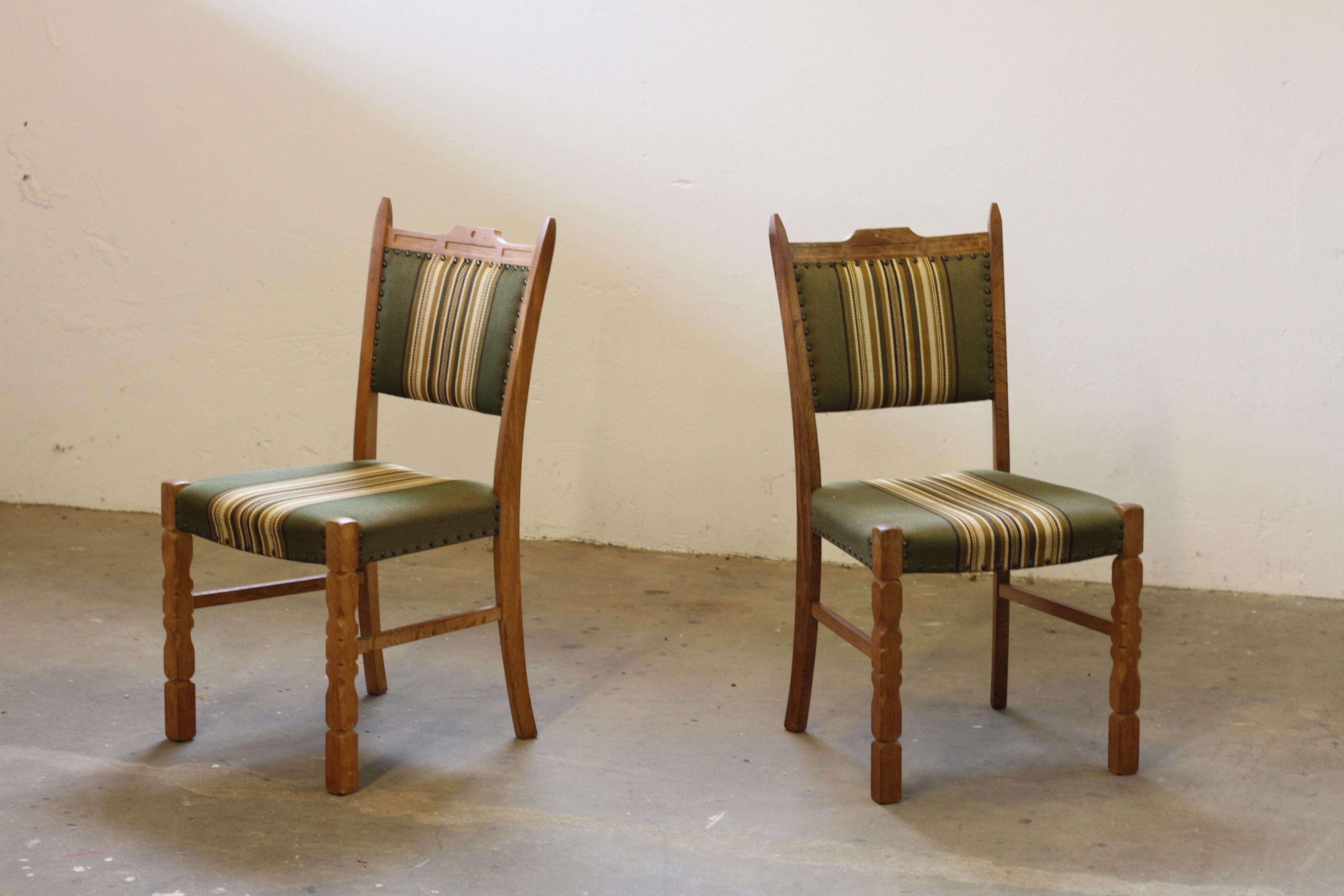 Vintage Danish Brutalisme Oak Dining Chairs, style of Henning Kjærnulf For Sale 4