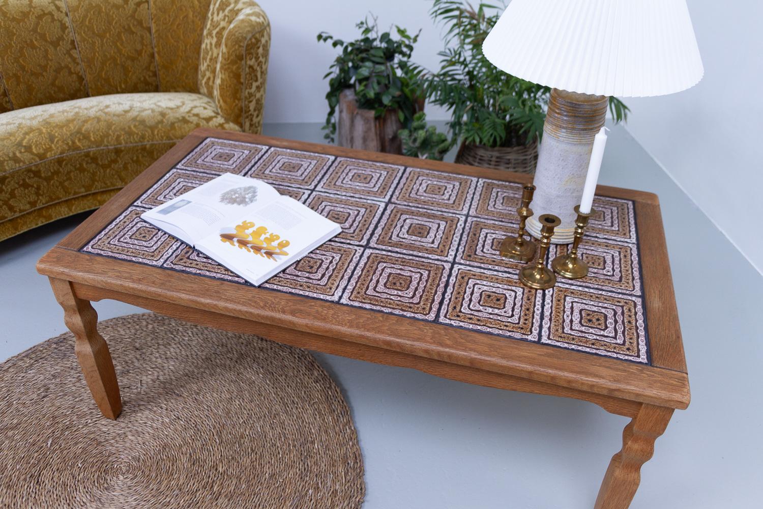 Dänischer brutalistischer Vintage-Couchtisch aus Eiche mit Kacheln, 1960er Jahre. im Angebot 9