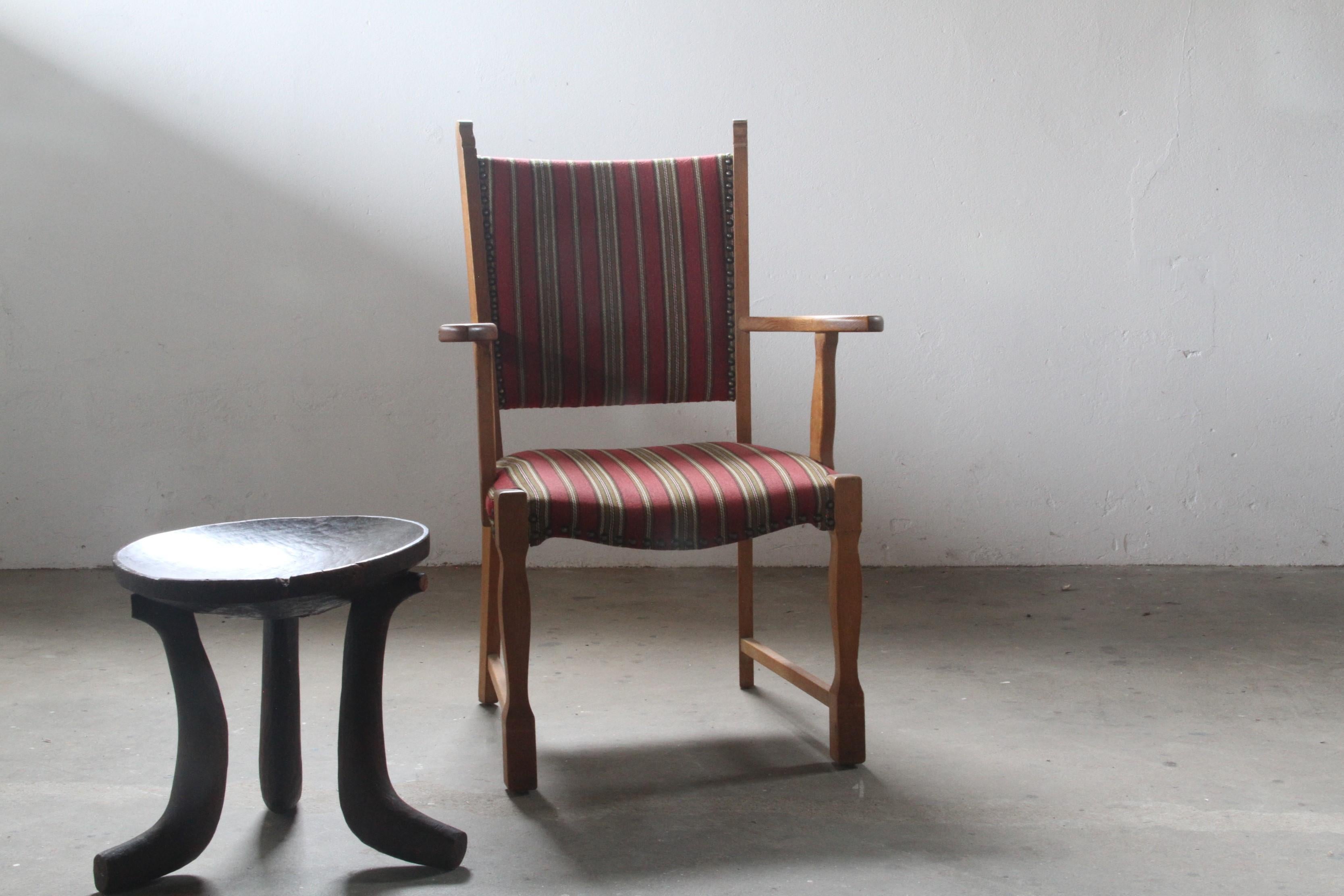Poltrona danese brutalista d'epoca in Oak, stile Henning Kjærnulf, anni '60 in vendita 3