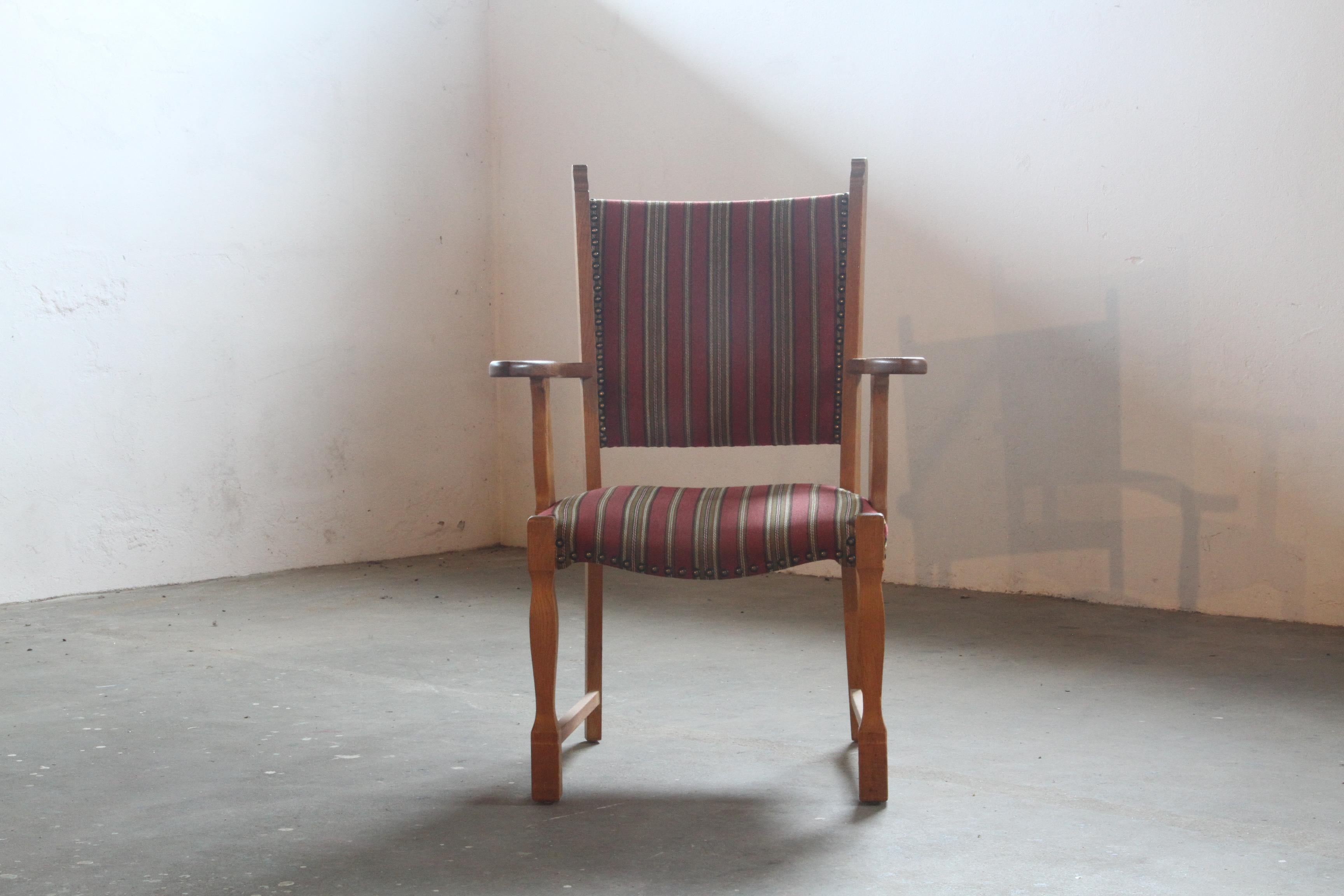 Poltrona danese brutalista d'epoca in Oak, stile Henning Kjærnulf, anni '60 in vendita 6