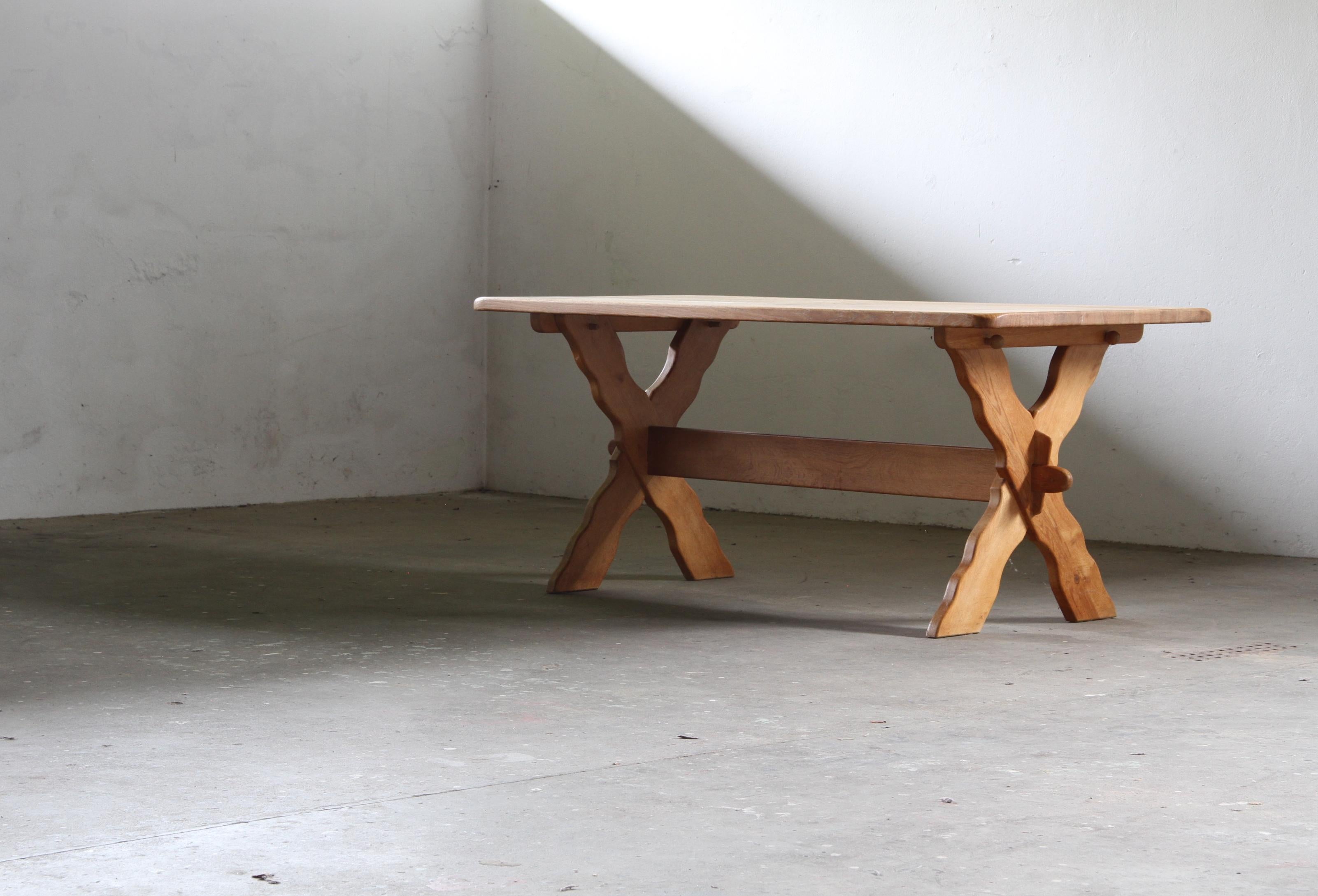 Vintage Danish Brutalist Oak Dining Table attributed to Henning Kjærnulf, 1960s In Good Condition For Sale In Store Heddinge, DK