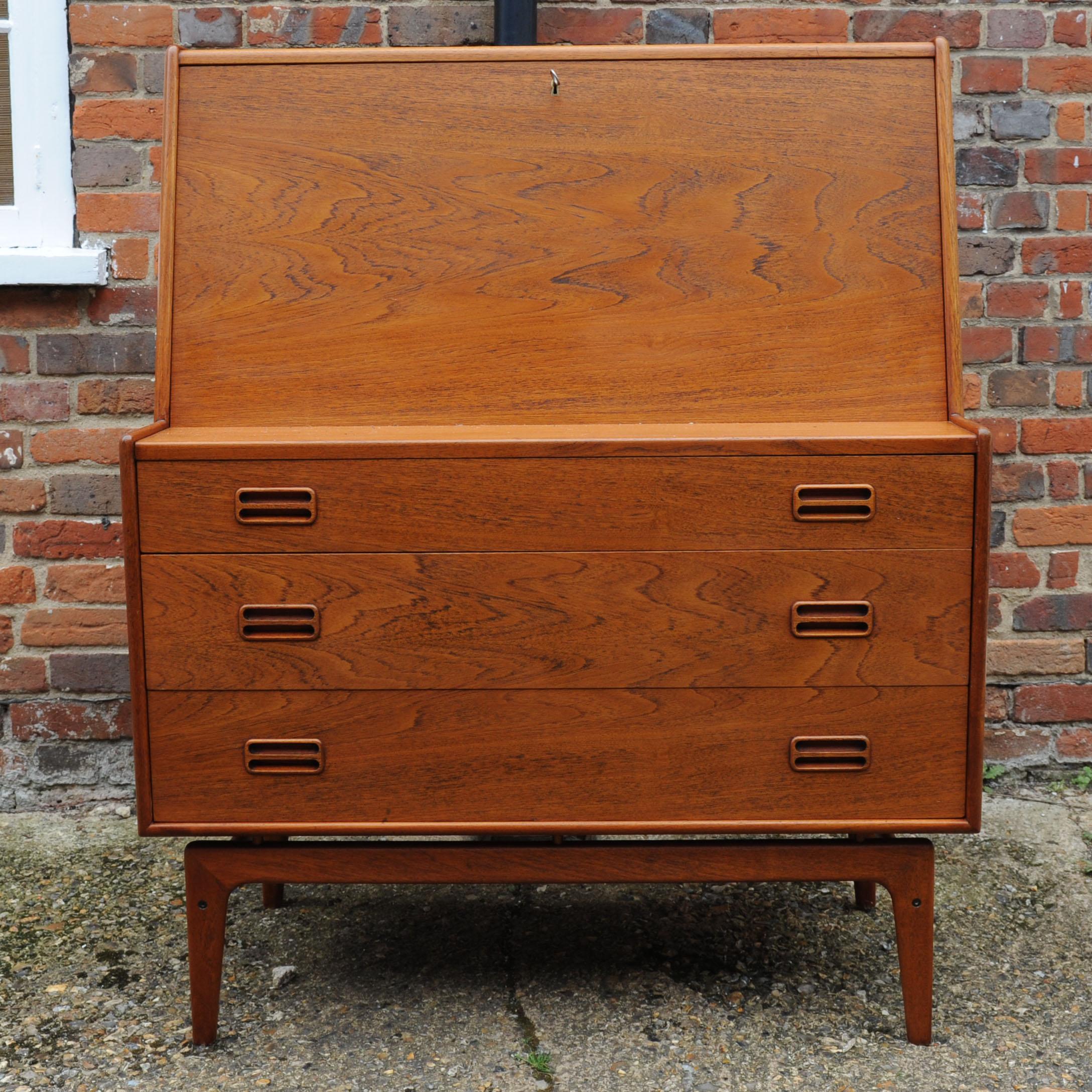 Vintage Danish Bureau/ Desk by Arne Hovmand Olsen for Mogens Kold, 1960s For Sale 2