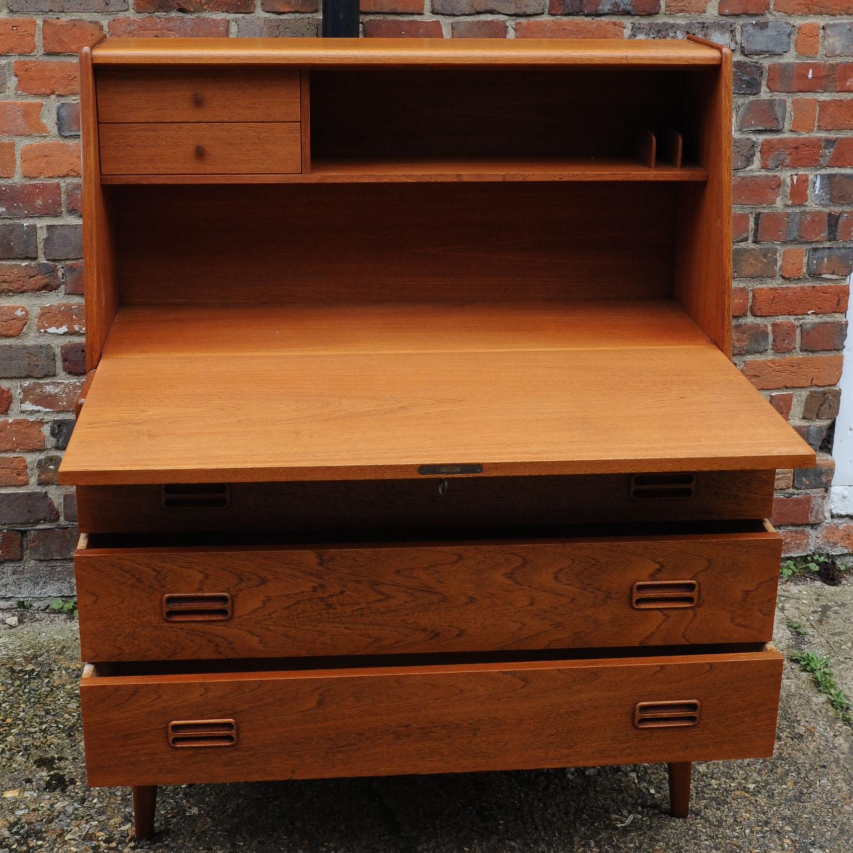 Vintage Danish Bureau/ Desk by Arne Hovmand Olsen for Mogens Kold, 1960s For Sale 3