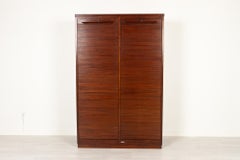 Vieille armoire danoise avec portes à tambour:: 1950s