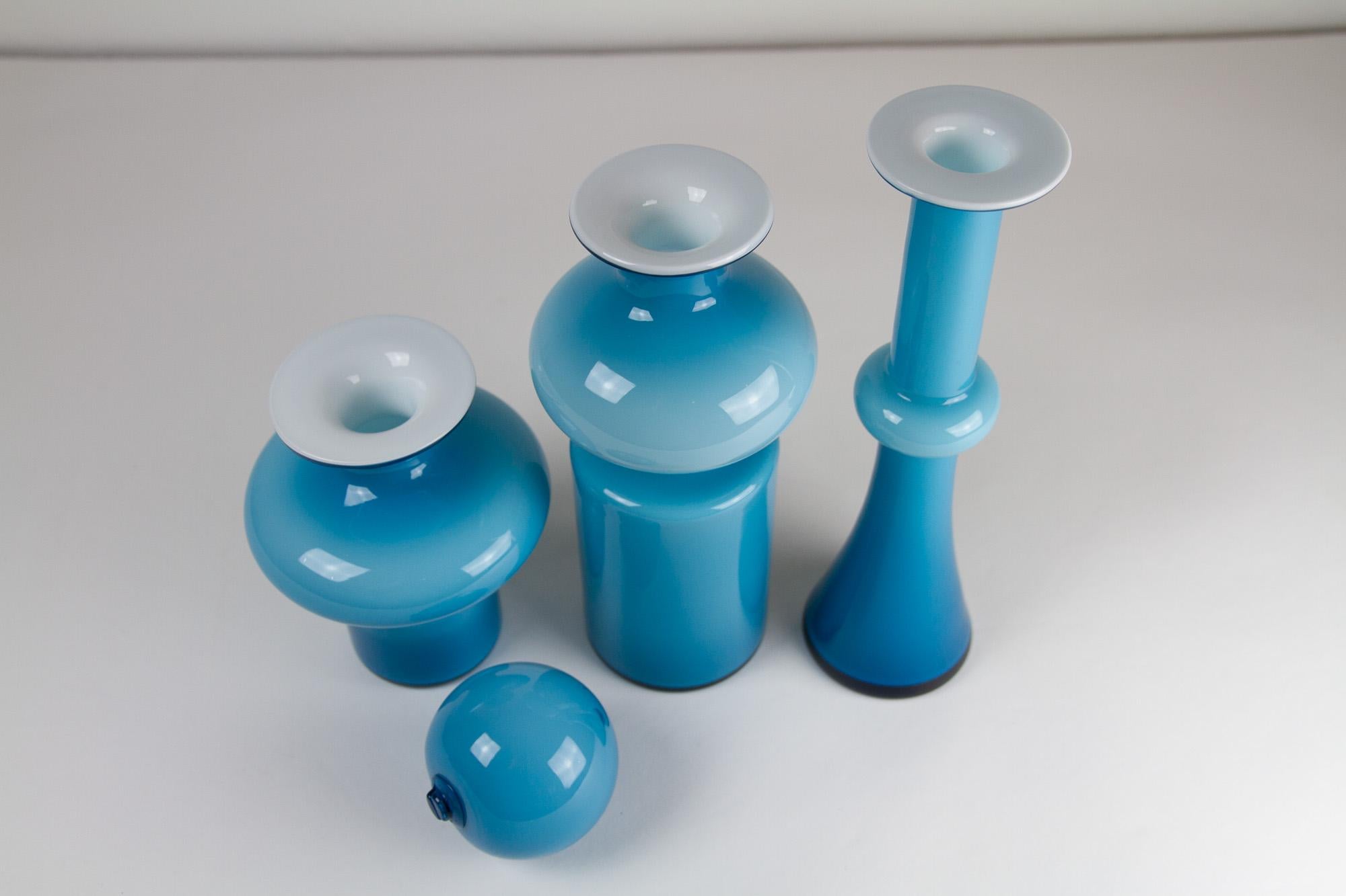 Dänische Carnaby-Vasen von Per Lütken für Holmegaard 1960er Jahre, 3er-Set (Geblasenes Glas) im Angebot