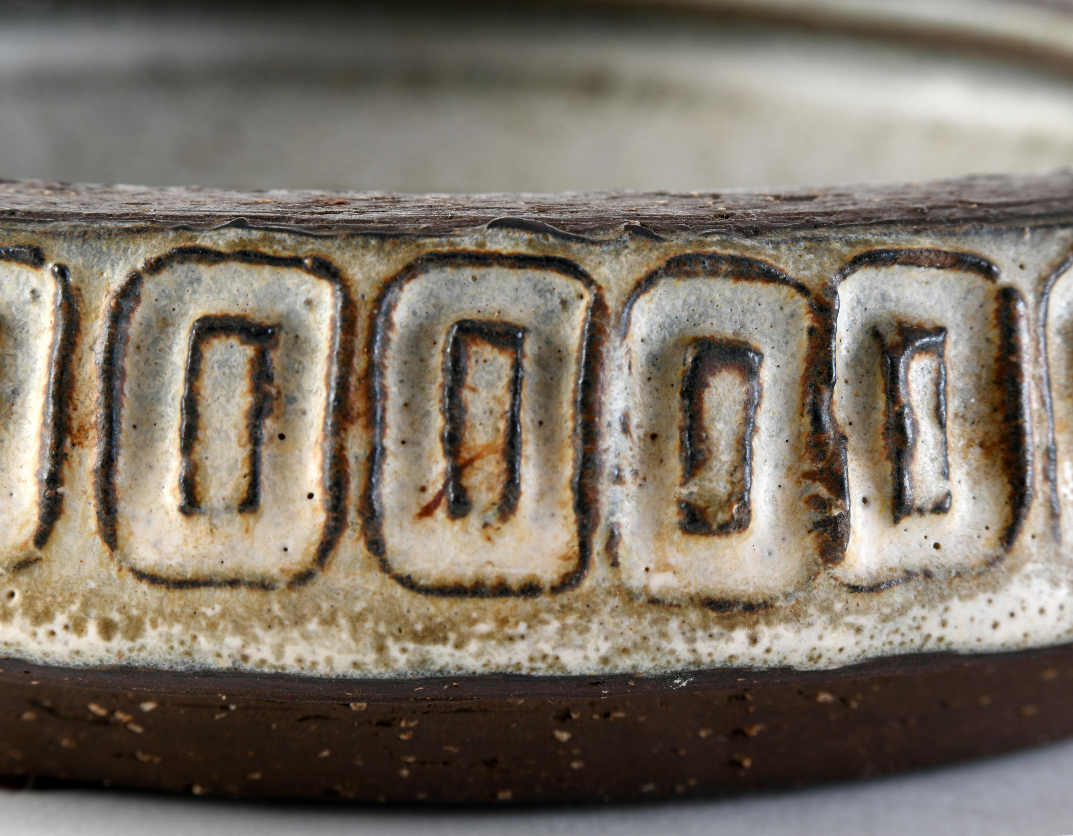 Ciotola danese d'epoca in ceramica di Helge Bjufstrøm per il laboratorio Michael Andersen in vendita 3