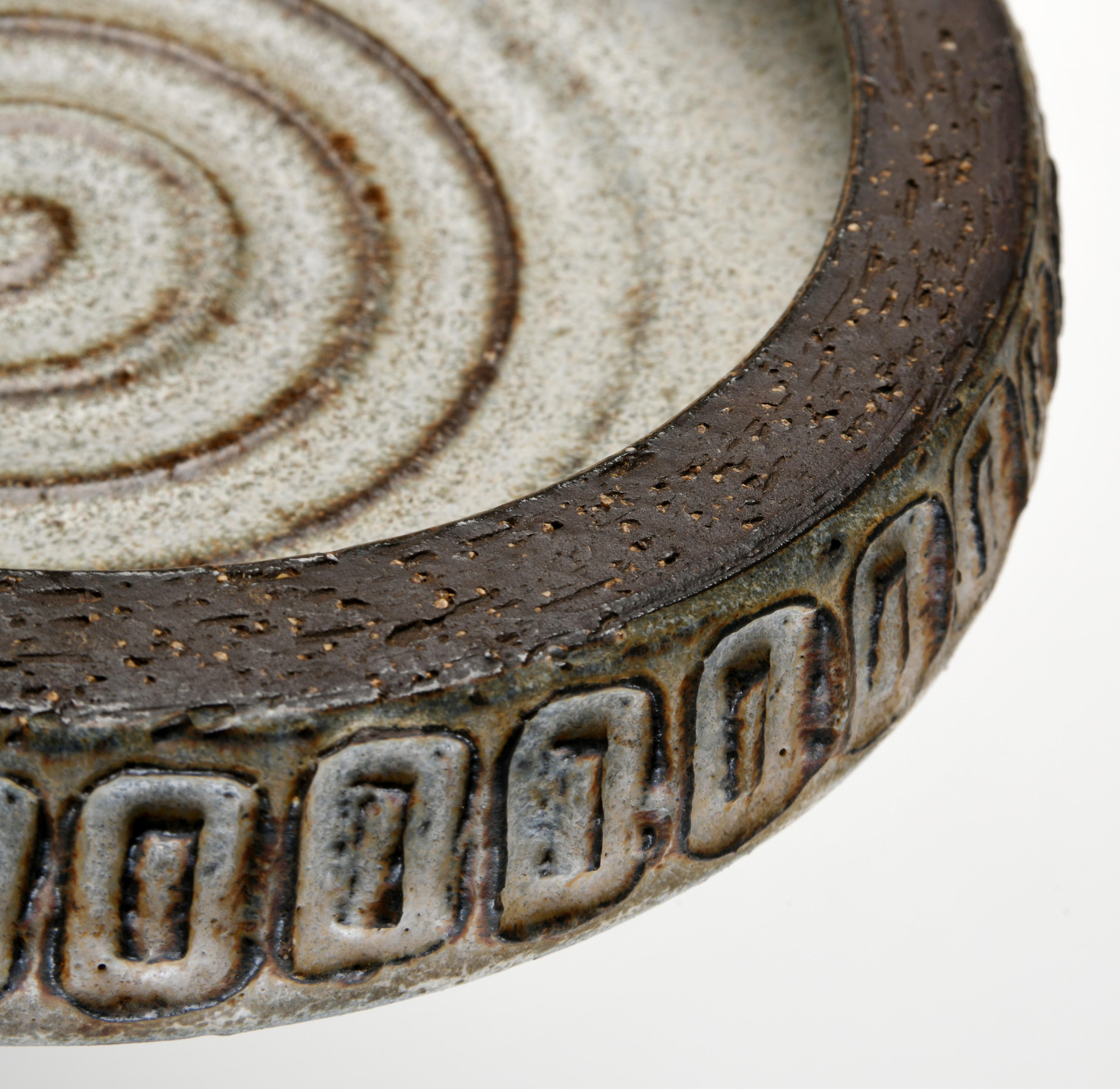 Smaltato Ciotola danese d'epoca in ceramica di Helge Bjufstrøm per il laboratorio Michael Andersen in vendita