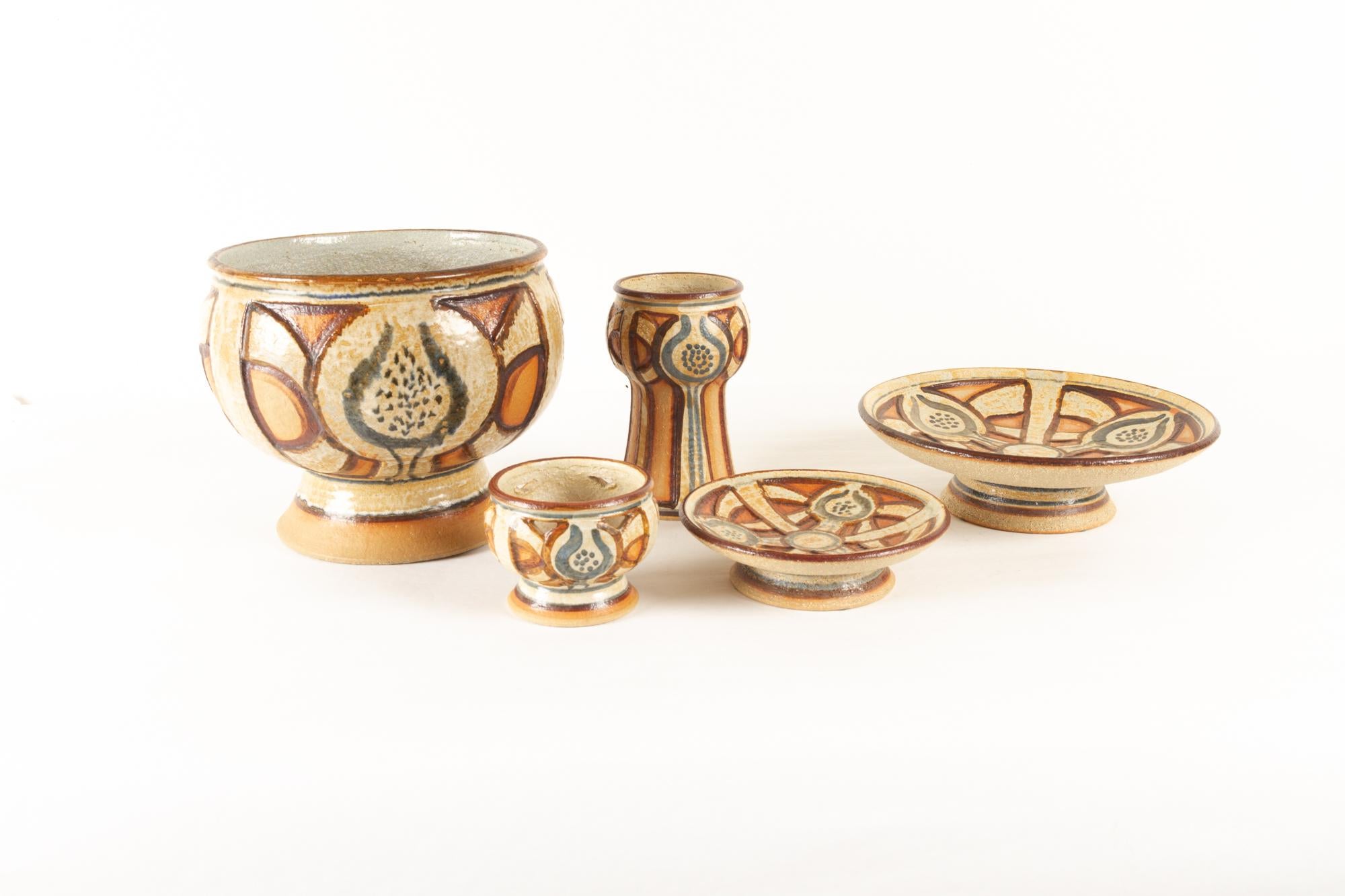 Vintage Danish ceramic by Søholm 1960s set of 5
Five pieces of wonderful matching stoneware ceramic in earth tones from Danish manufacturer Søholm located on the island of Bornholm. 
This set consists of:
1 unusually large bowl/flower planter,