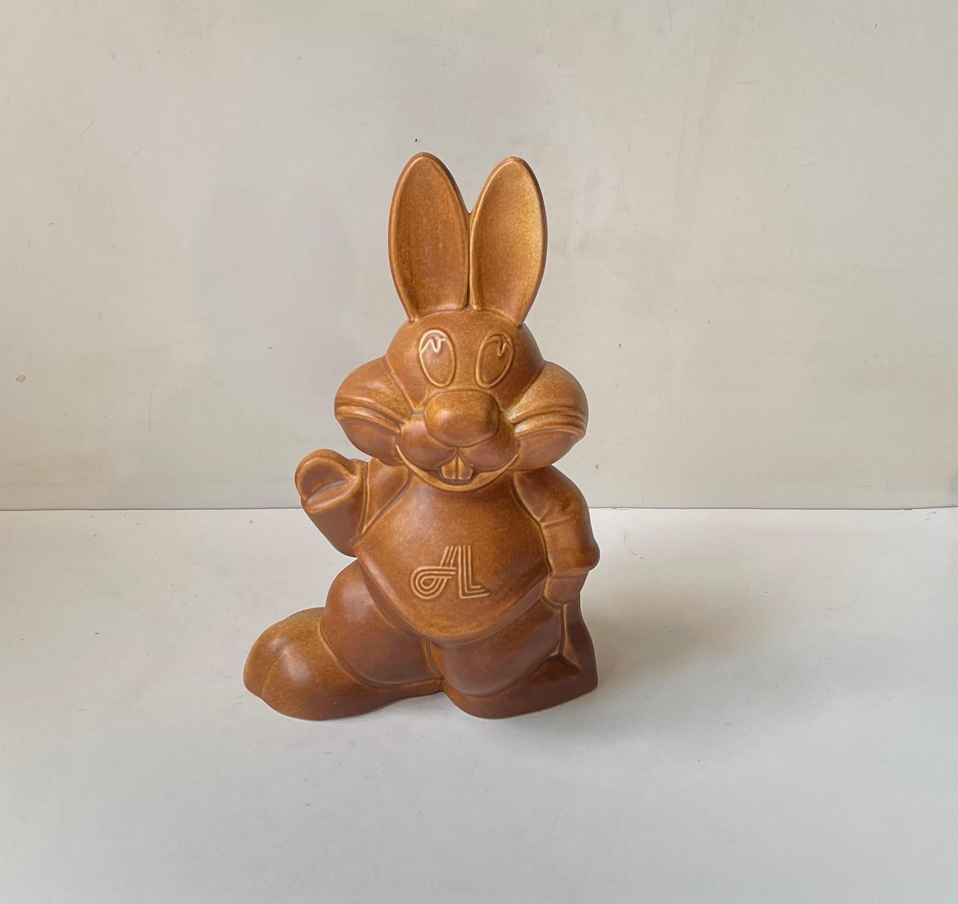 Moderno Salvadanaio danese d'epoca in ceramica Jumbo Bunny di Søholm, anni '80 in vendita