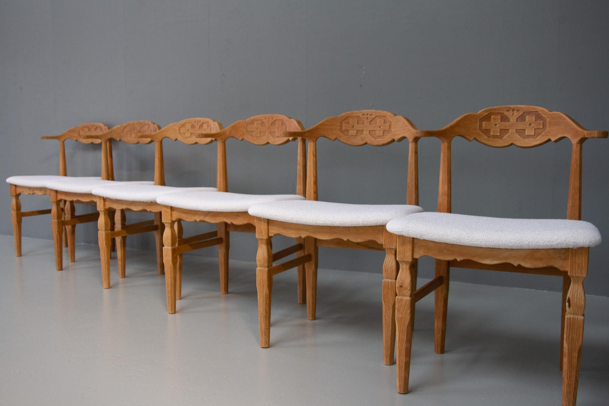 Vintage Danish Chairs in Oak and Bouclé by Henning Kjærnulf 1960s, Set of 6 12