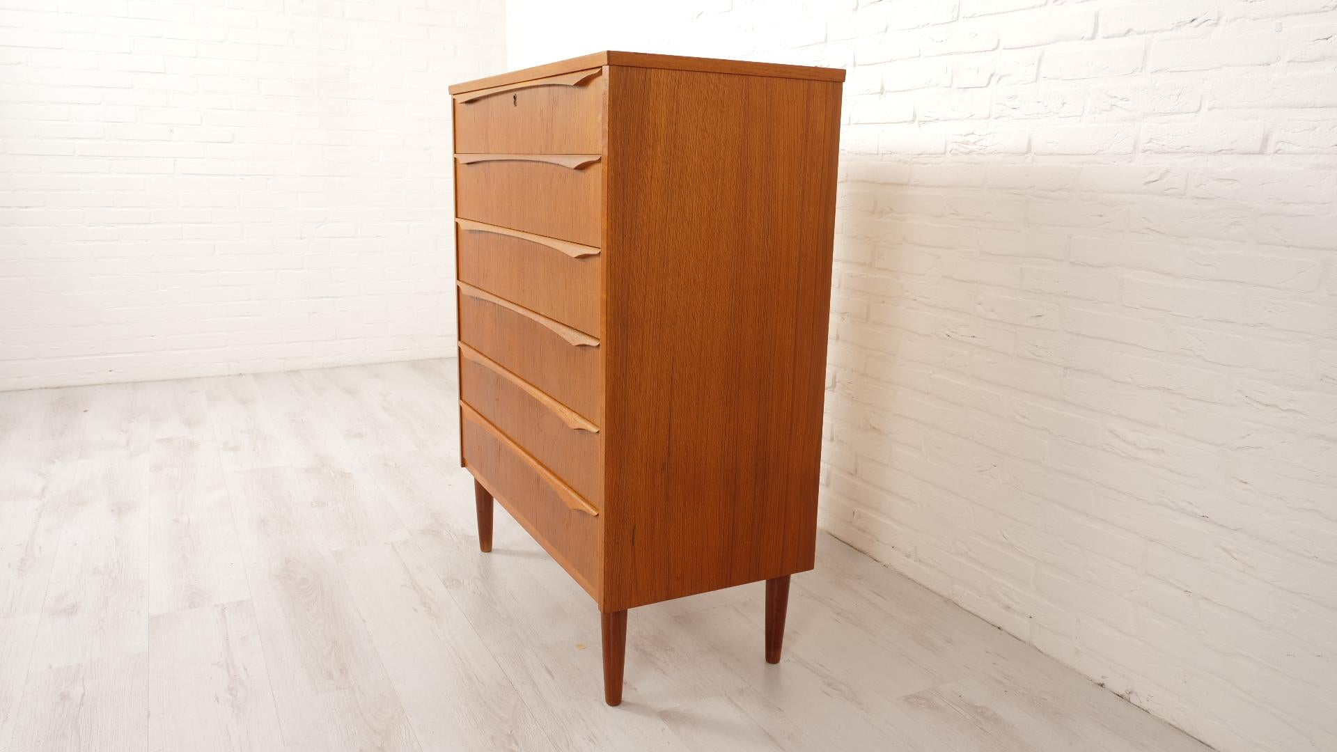 Vintage Danish chest of drawers  Teak  6 drawers  108 cm For Sale 3