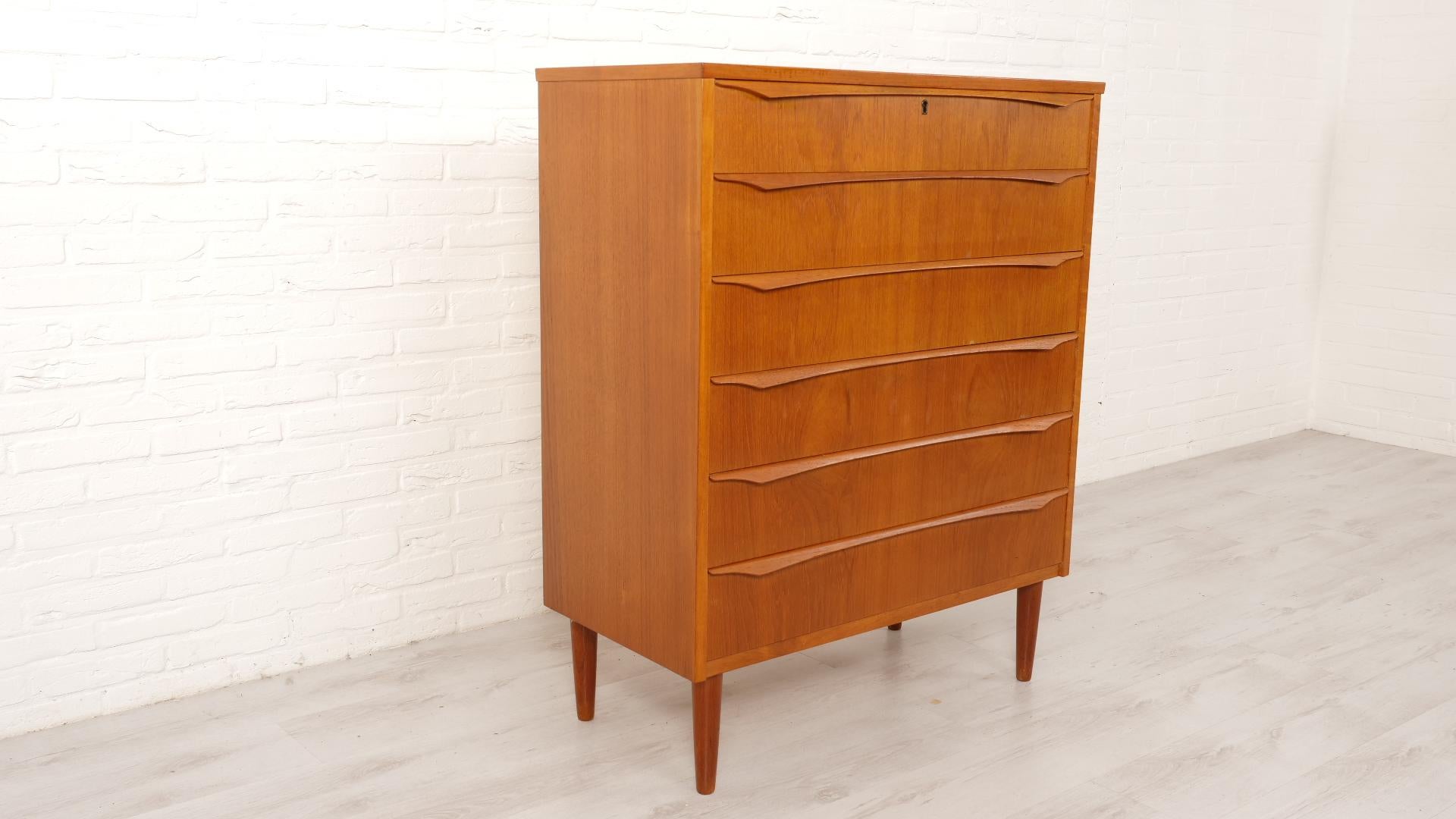 Vintage Danish chest of drawers  Teak  6 drawers  108 cm For Sale 4
