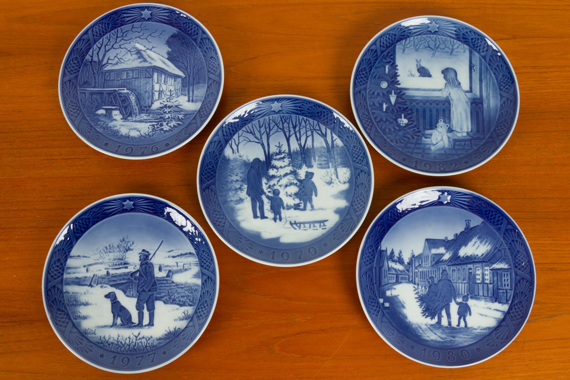 Mid-Century Modern Vintage Danish Christmas Plates, Set of 20