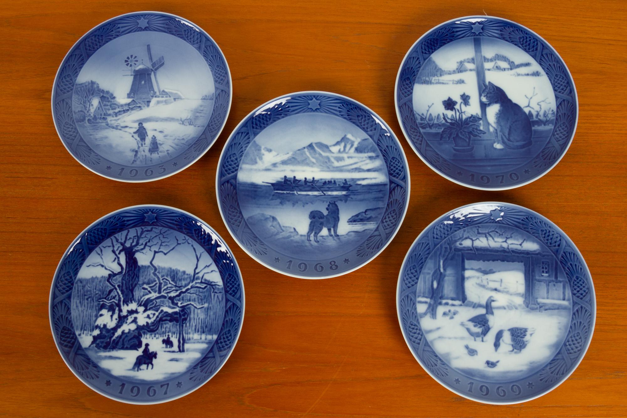 20th Century Vintage Danish Christmas Plates, Set of 20