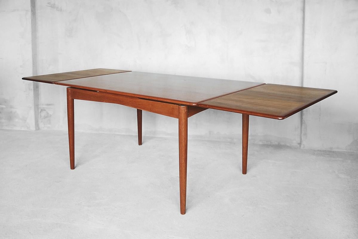 Vintage Danish Classic Teak Adjustable Dining Table, 1960s For Sale 3