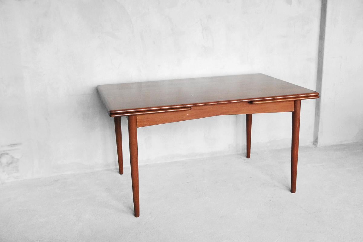 Vintage Danish Classic Teak Adjustable Dining Table, 1960s For Sale 6