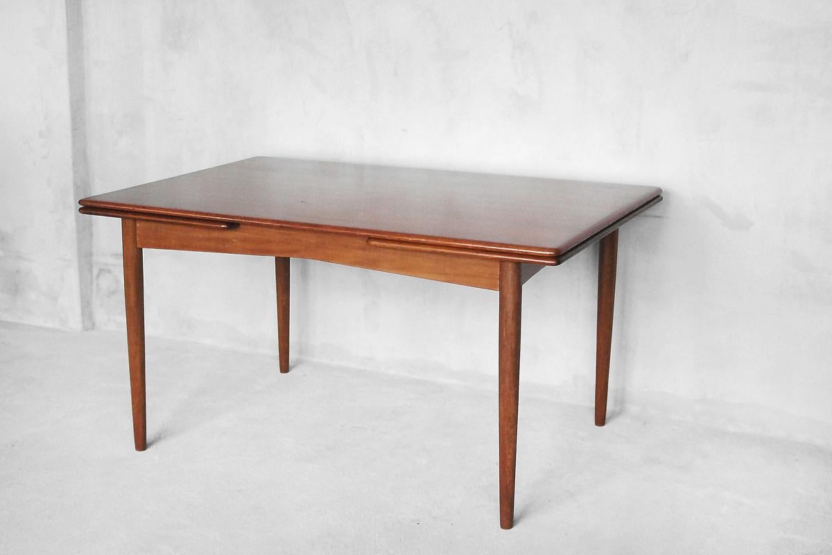 Mid-20th Century Vintage Danish Classic Teak Adjustable Dining Table, 1960s For Sale