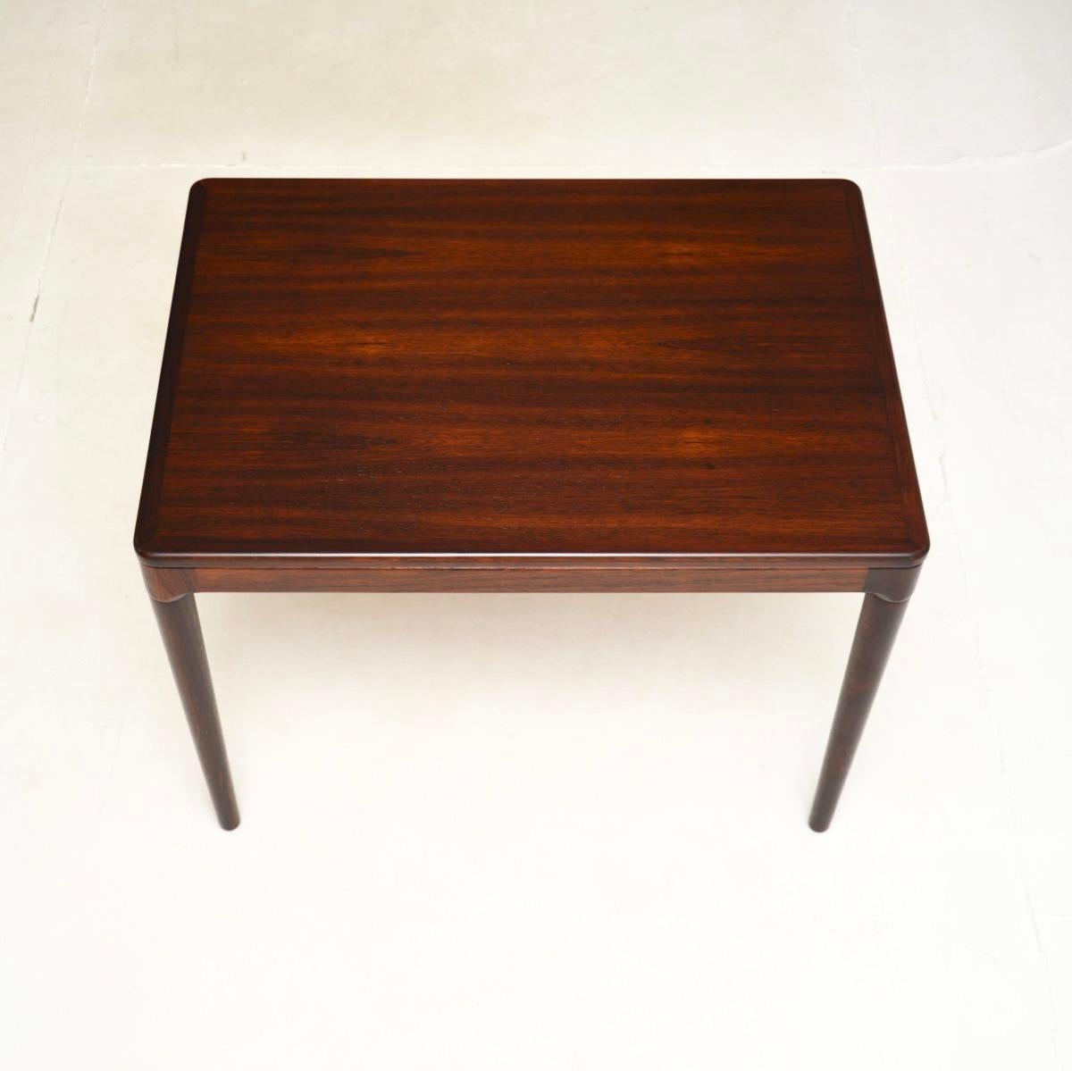 Danois Table basse / d'appoint vintage danoise par Arne Hovmand-Olsen pour Mogens Kol en vente