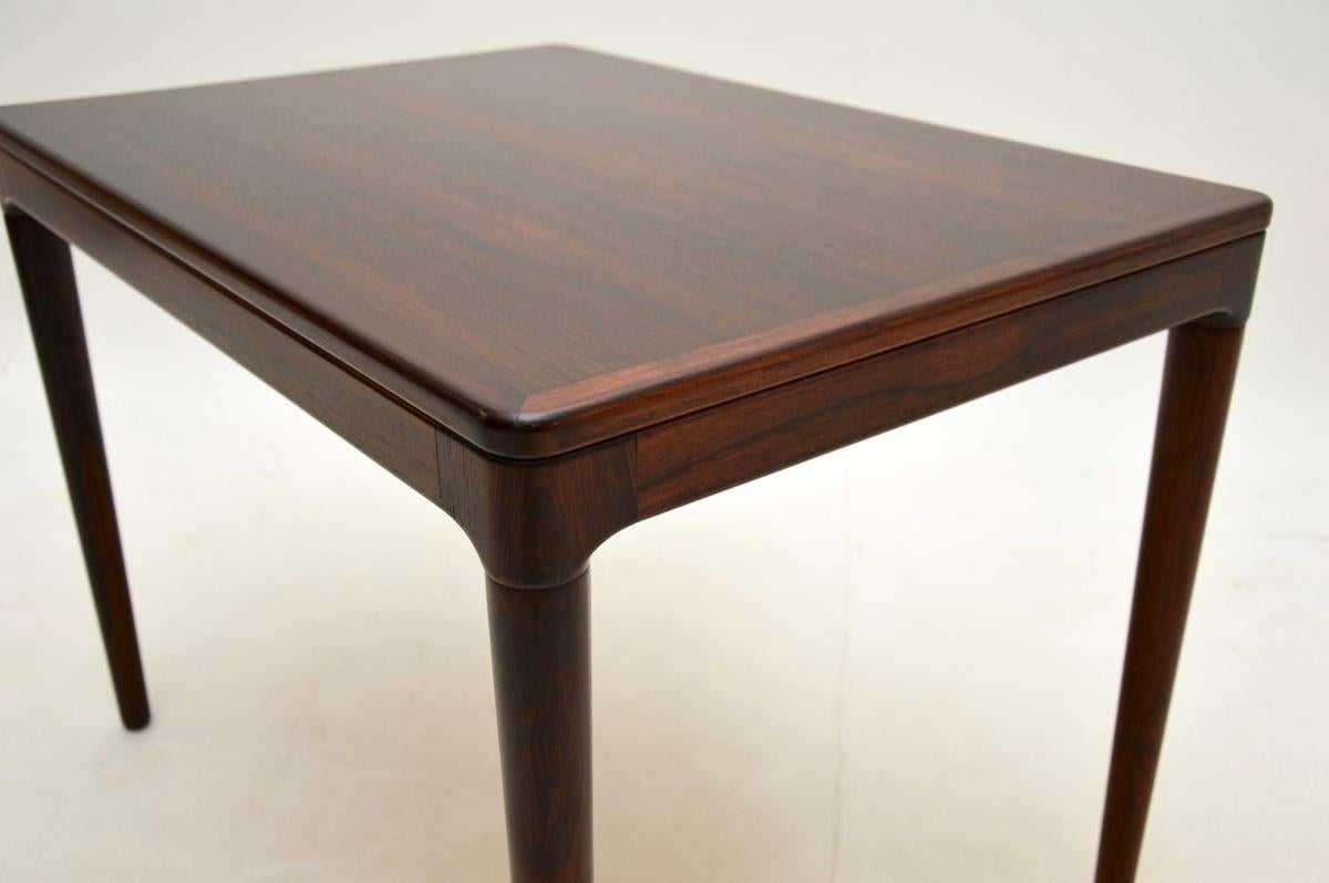 Bois Table basse / d'appoint vintage danoise par Arne Hovmand-Olsen pour Mogens Kol en vente