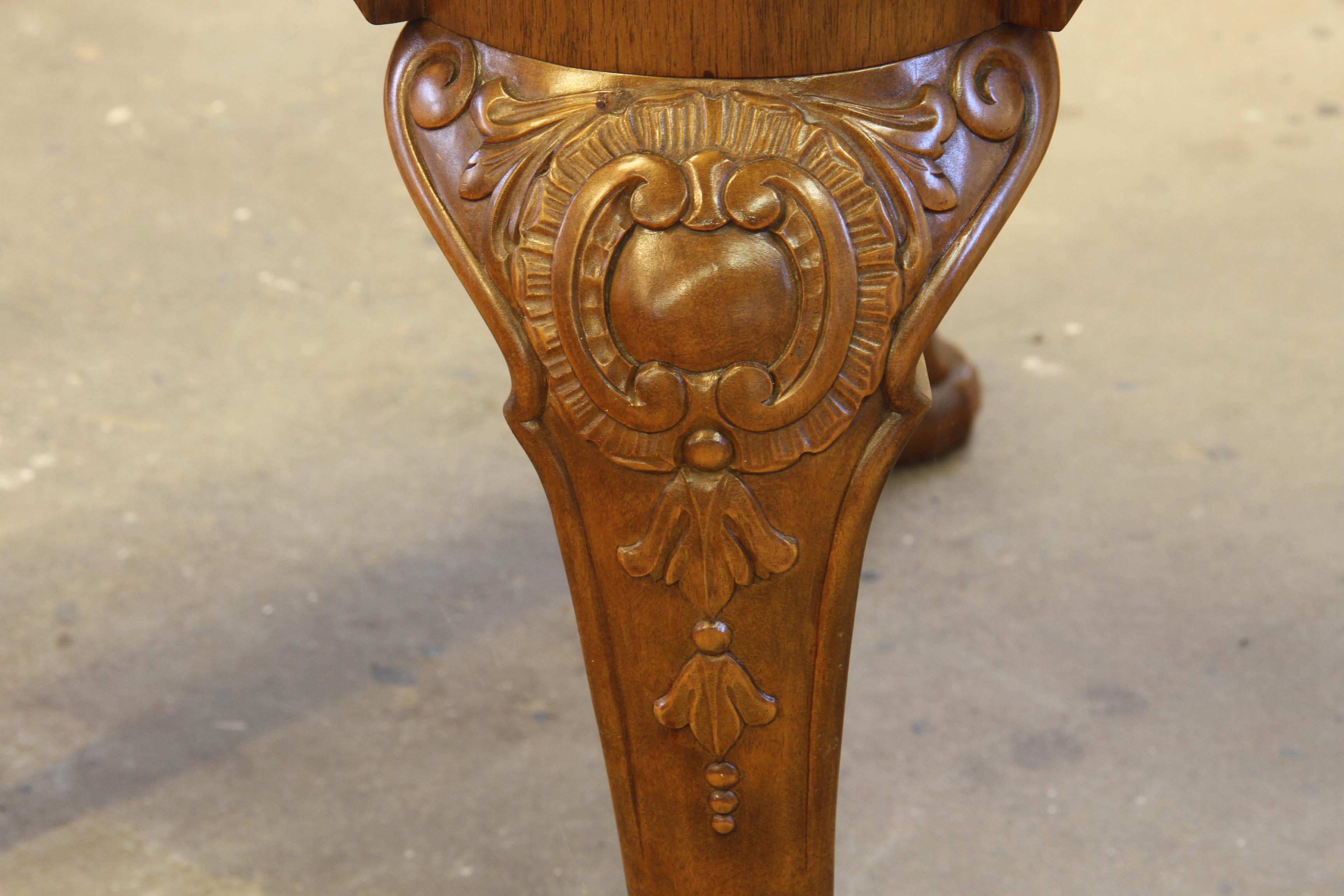 Début du 20ème siècle Table basse danoise vintage, design des années 1920 en vente
