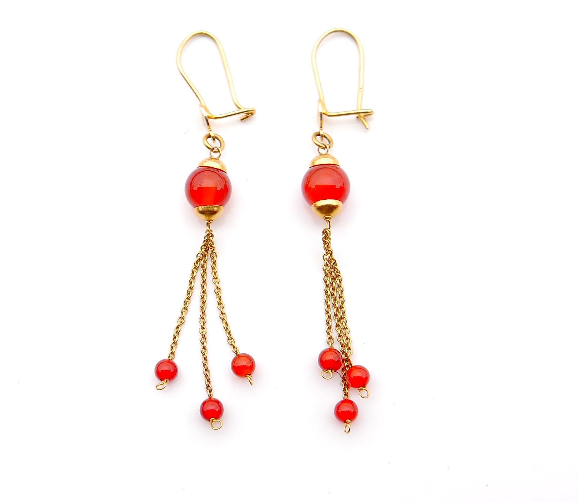 Dänische Vintage-Ohrhänger, natürlich Sard, massives 18K Gelbgold / 4,8 gr (Retro) im Angebot