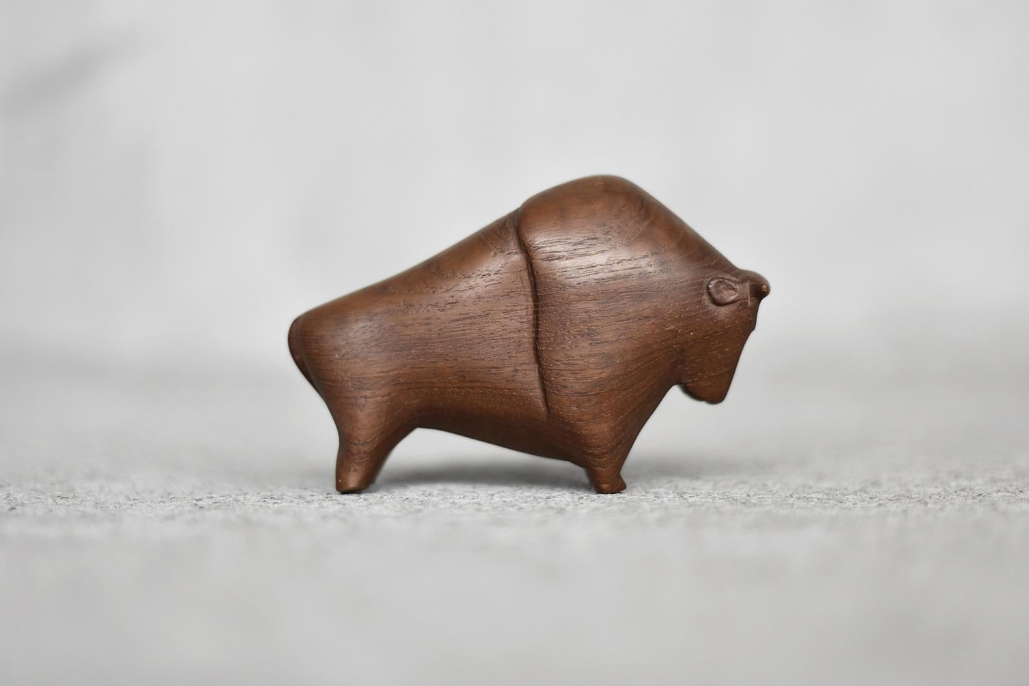 Mid-Century moderno Vintage Danish Dark Teak Bison Figurine, 1960s in vendita