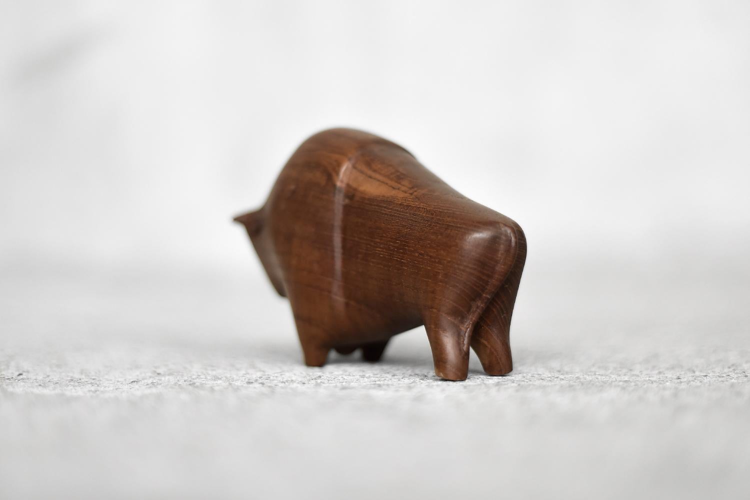 Metà XX secolo Vintage Danish Dark Teak Bison Figurine, 1960s in vendita