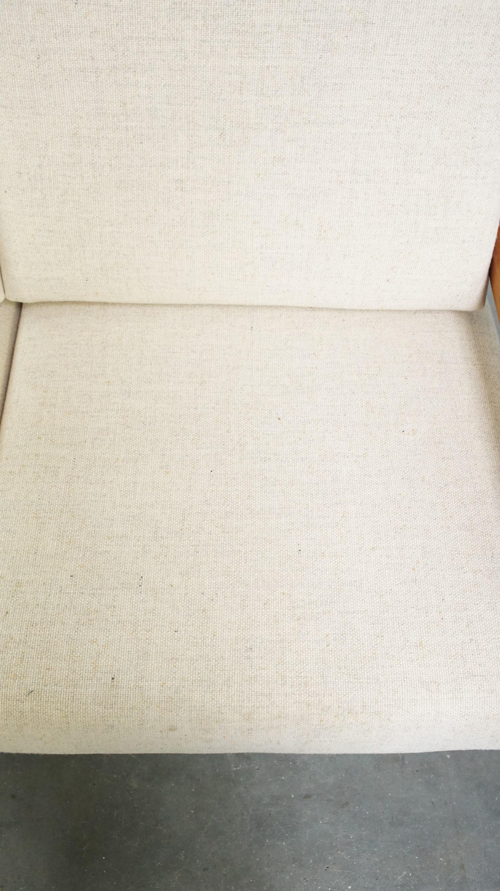 2-Sitzer-Sofa im dänischen Design aus den 1960er Jahren von Arne Wahl für Komfort (Stoff) im Angebot
