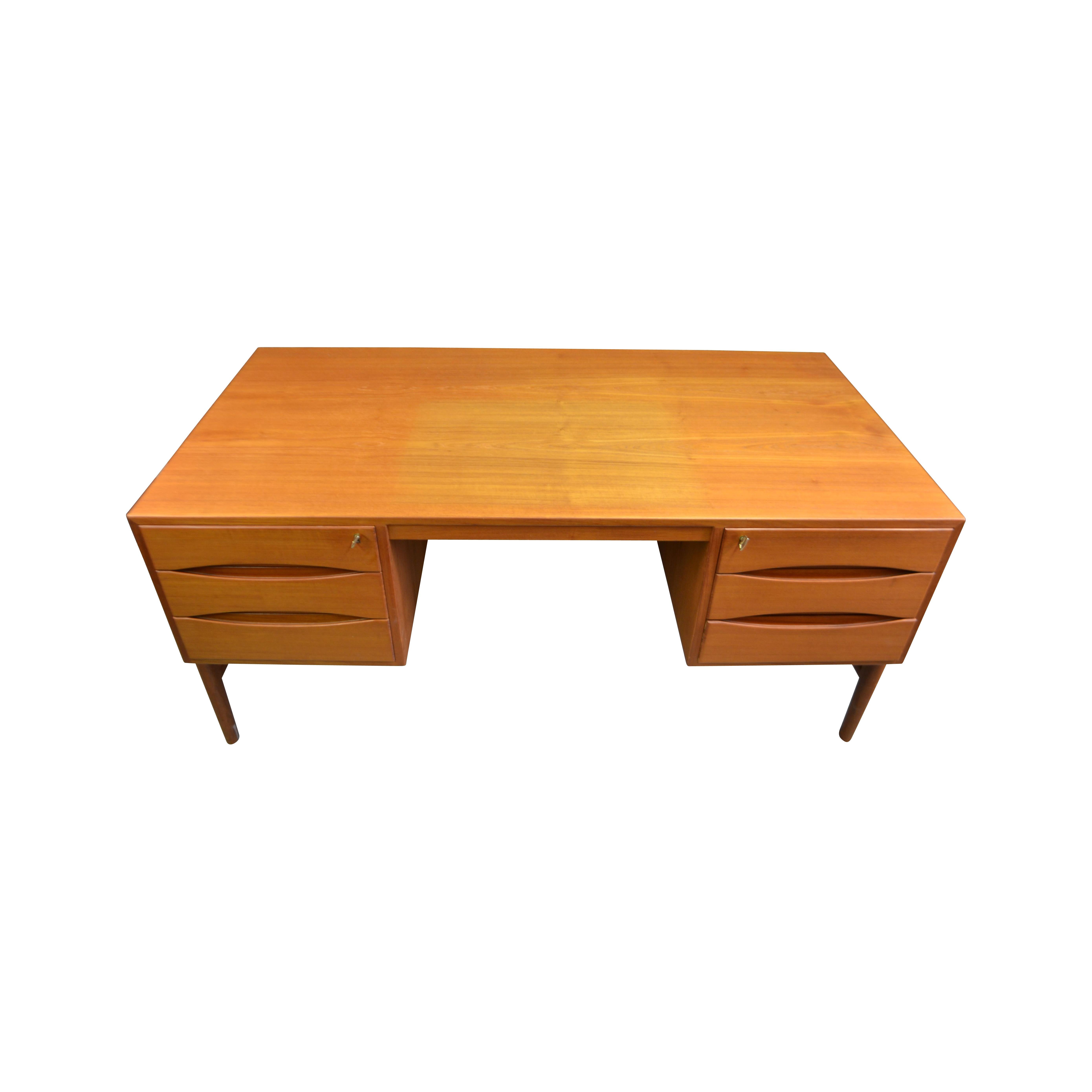 Mid-Century Modern Vintage Danish design Chr. Møller teak desk For Sale